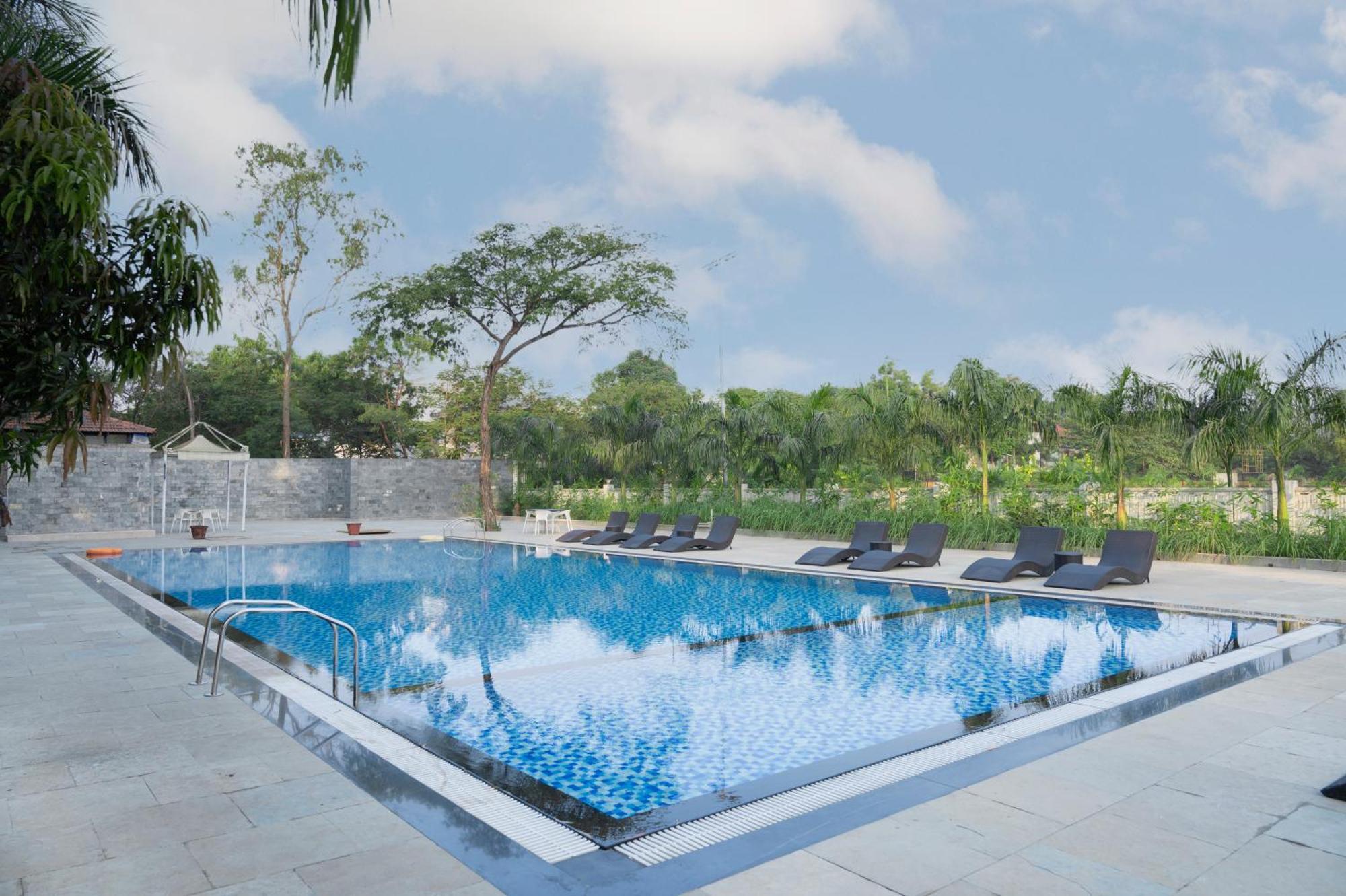 Sterling Stolen Heaven Resort 4*