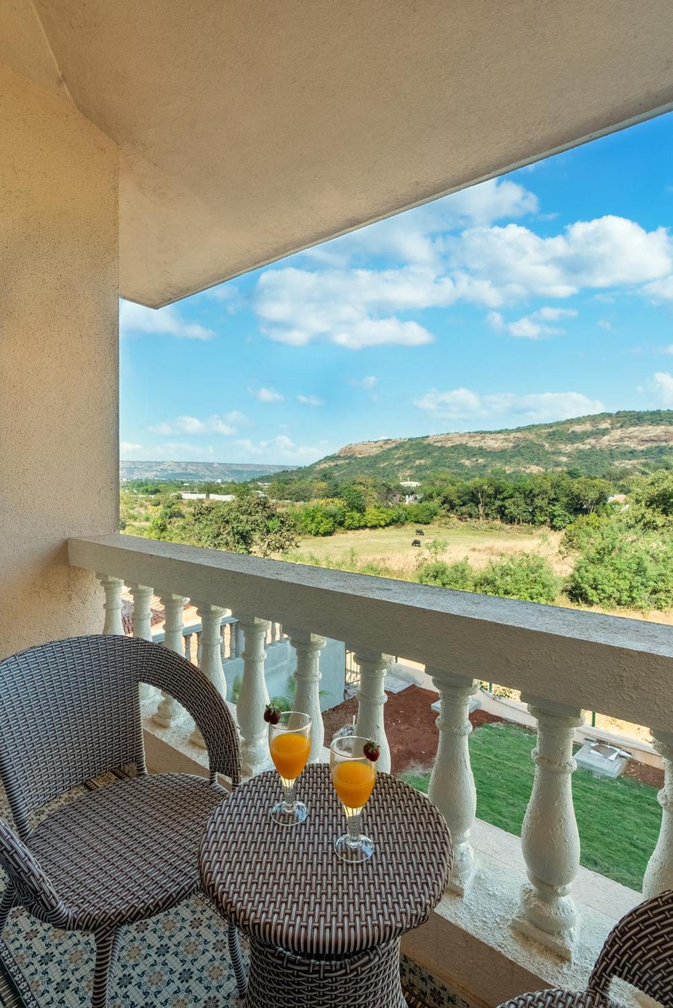 Villa Luxurious- 6bhk Harmony By 23 *