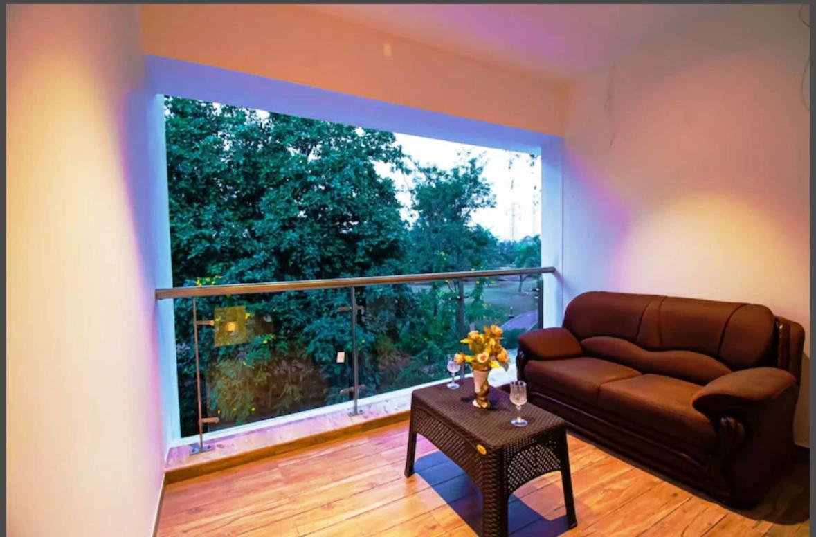 Villa Woods By Mizzle Exotica Premium