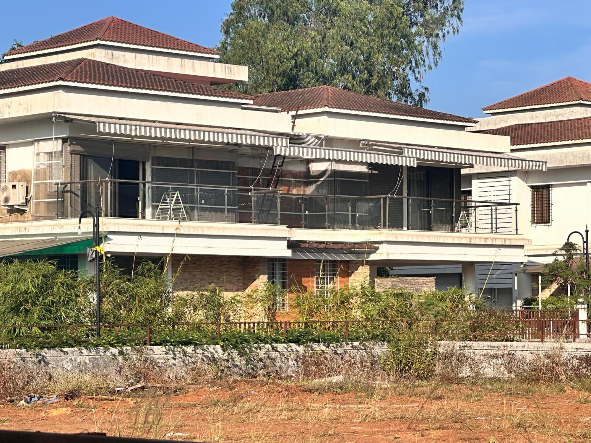 Villa Woods By Mizzle Exotica Premium