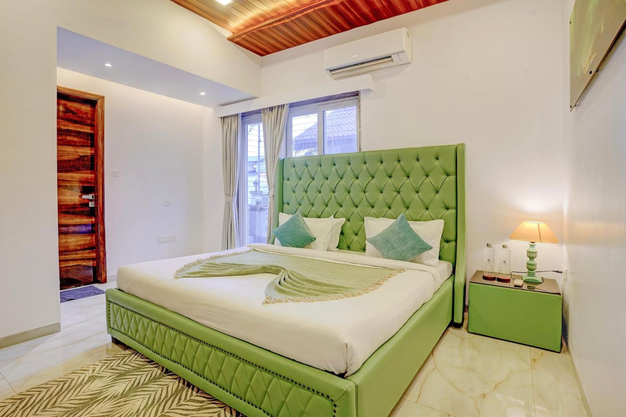 Villa Alaya 4 Bhk With Poolside Gazebo & Garden - Nest *