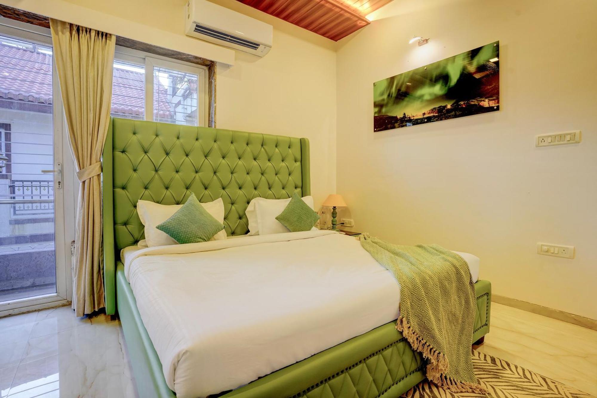 Alaya 4 Bhk With Poolside Gazebo & Garden - Nest Lonavala