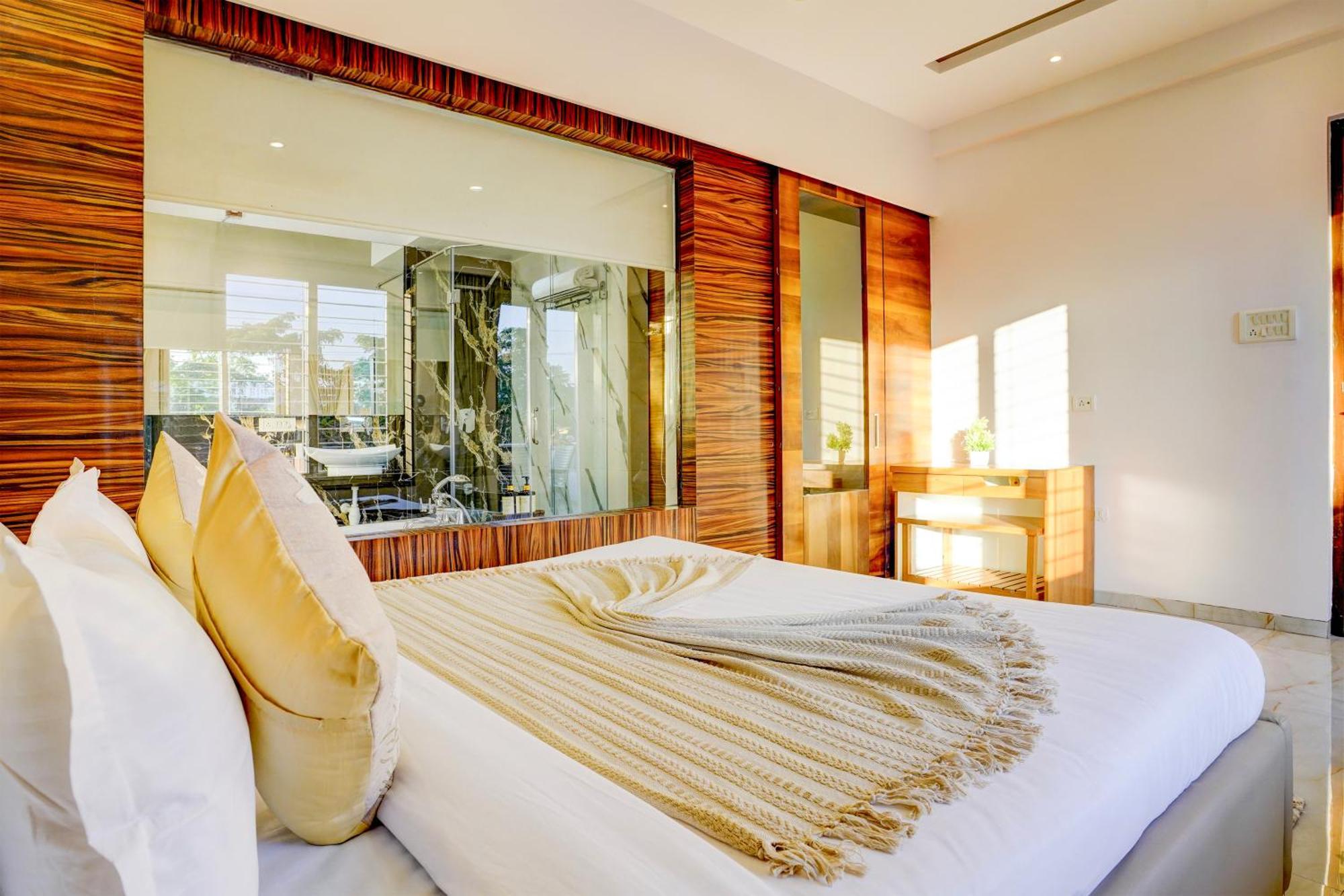 Villa Alaya 4 Bhk With Poolside Gazebo & Garden - Nest Lonavala