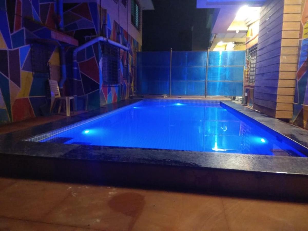 Phoenix Hotel *