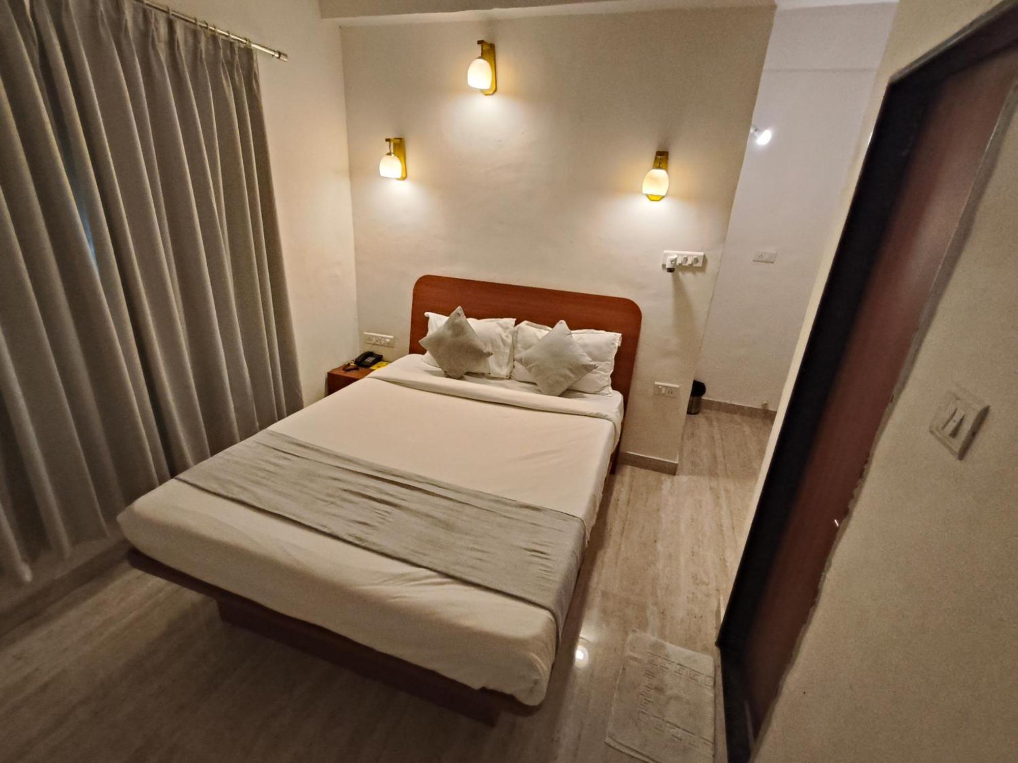 Sandesh Palace Hotel 3*
