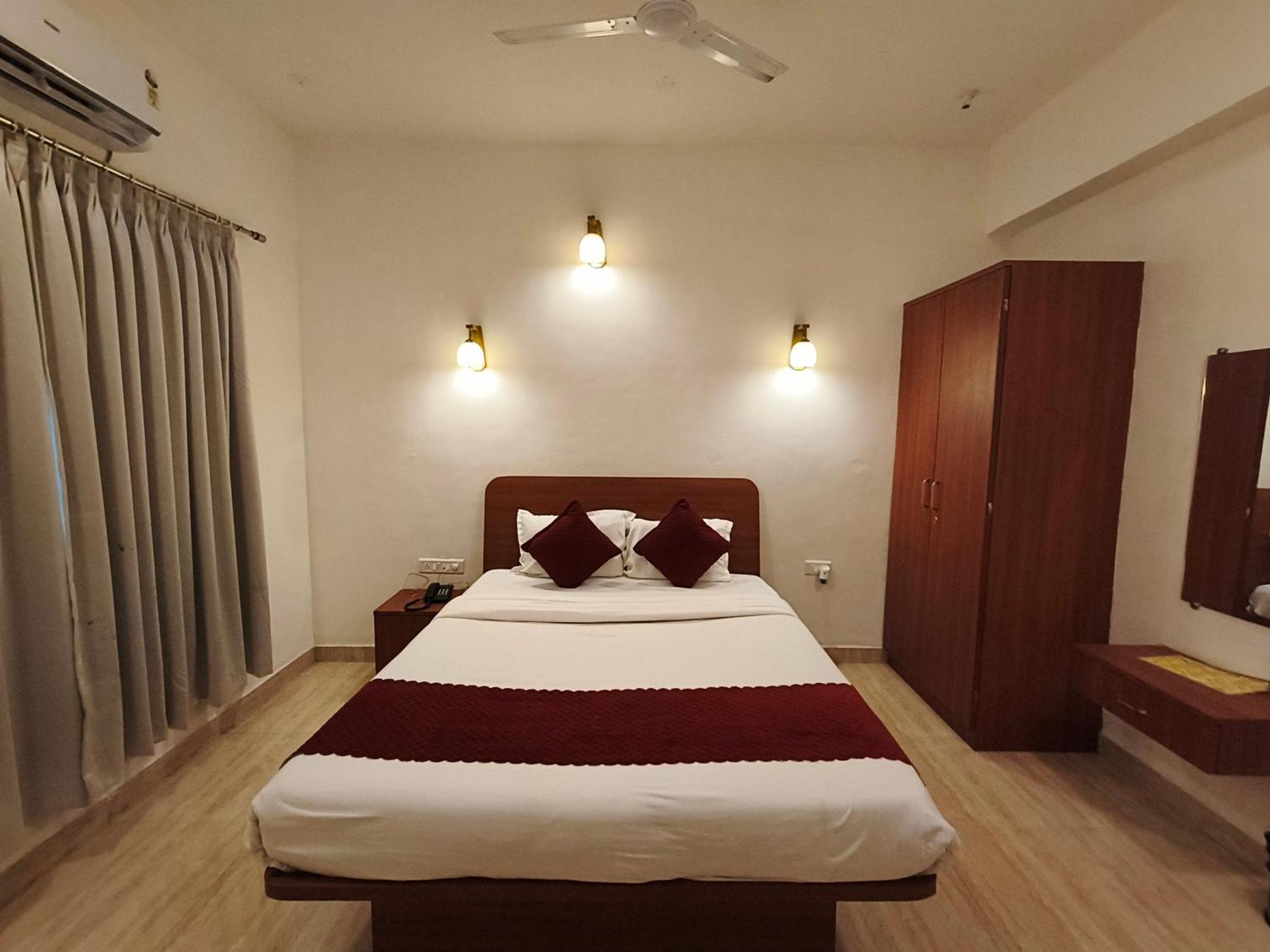 Hotel Sandesh Palace