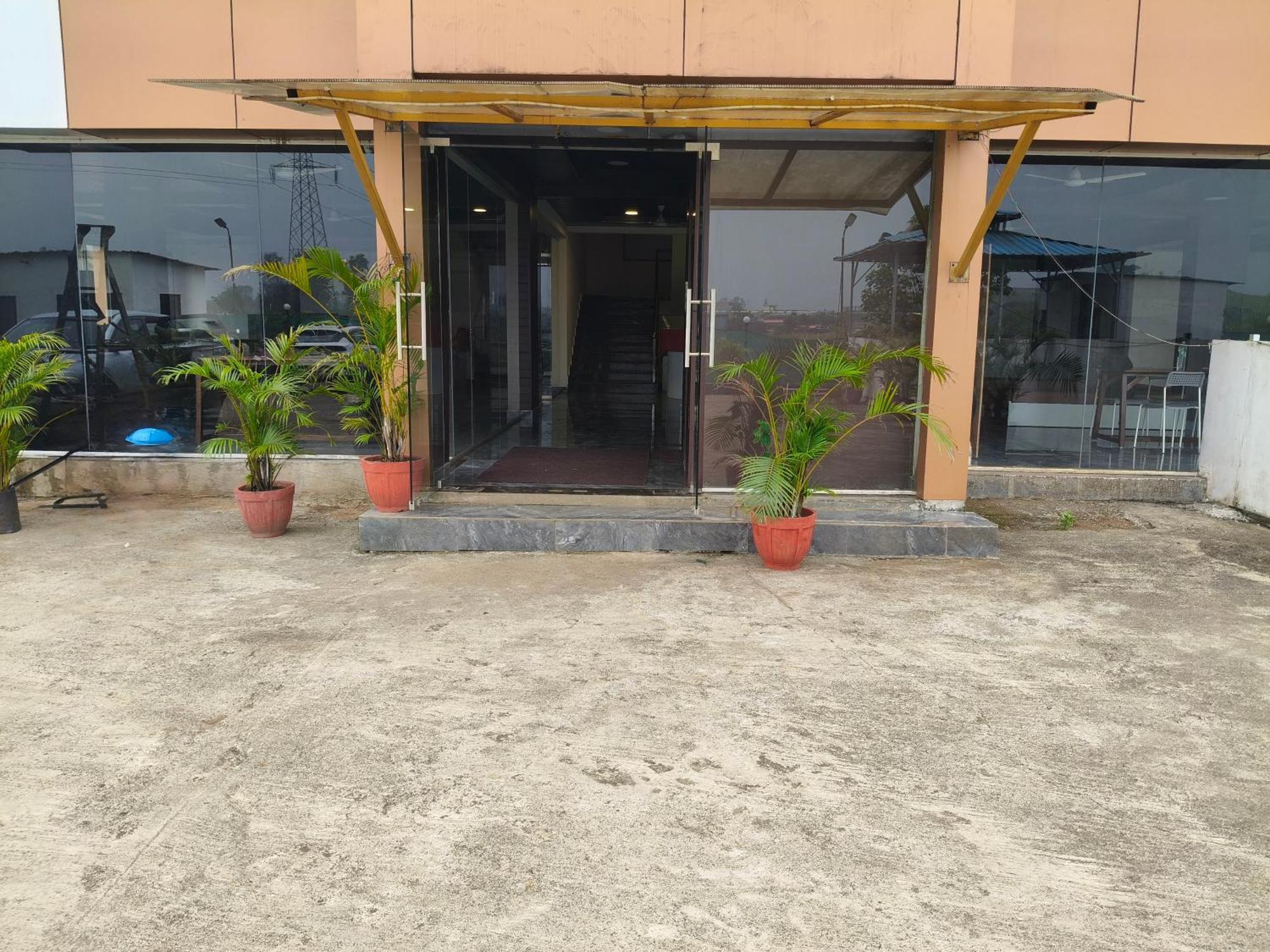 Sandesh Palace 3*