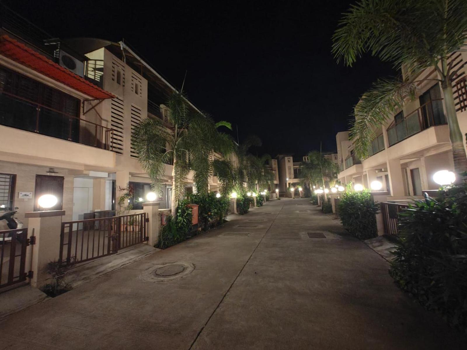 Sun Palms 15 In -2bhk With Private Swimming Pool * Lonavala