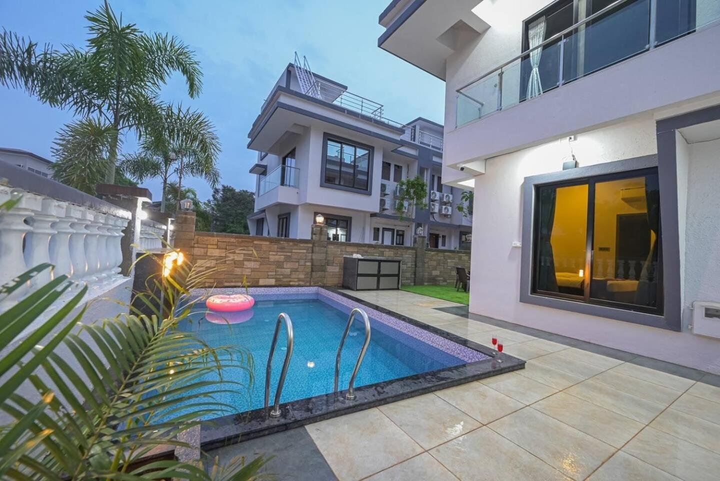 Elegant Vista Villa