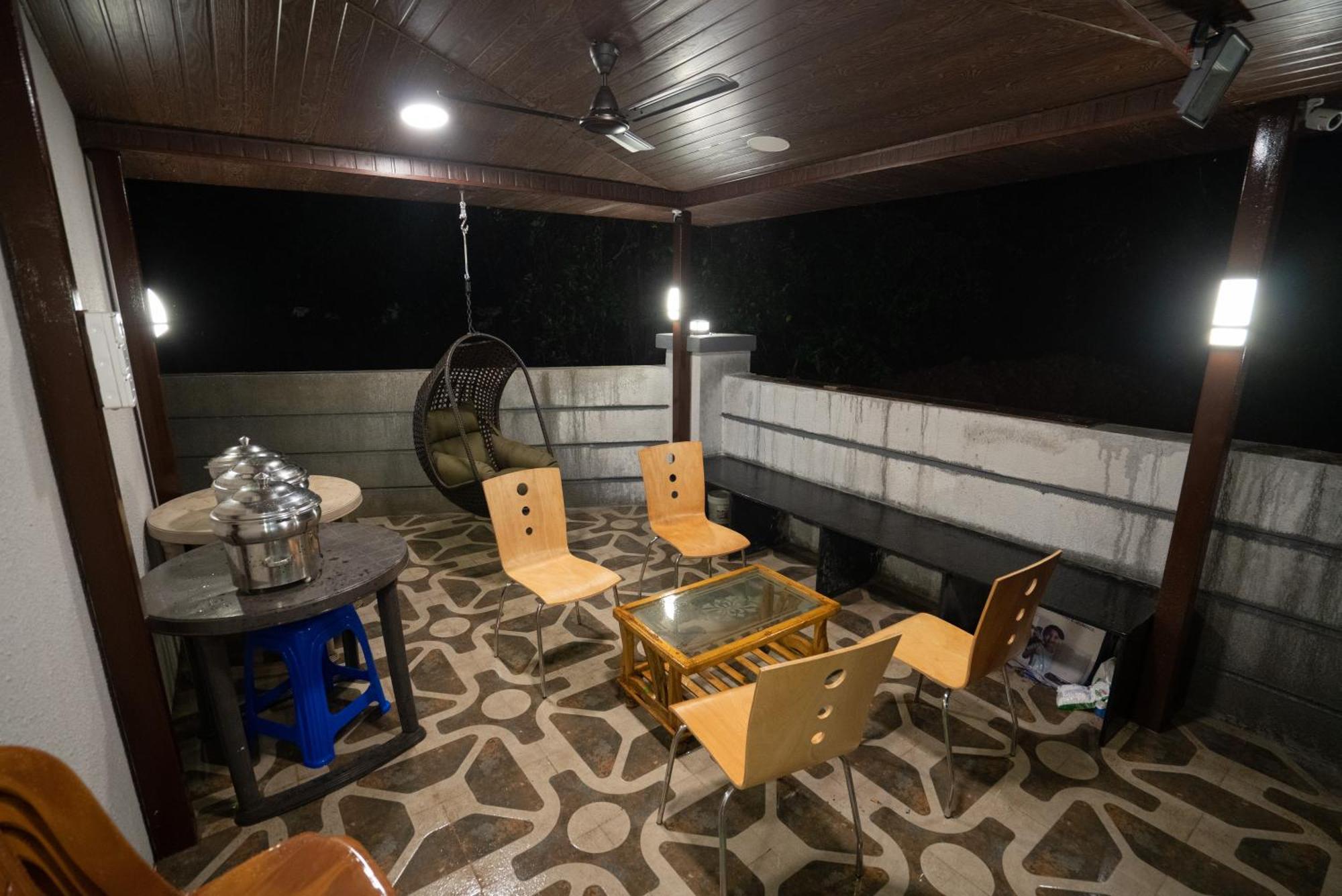 Royal - 6bhk Luxury With Heated Pool And Turf * Lonavala