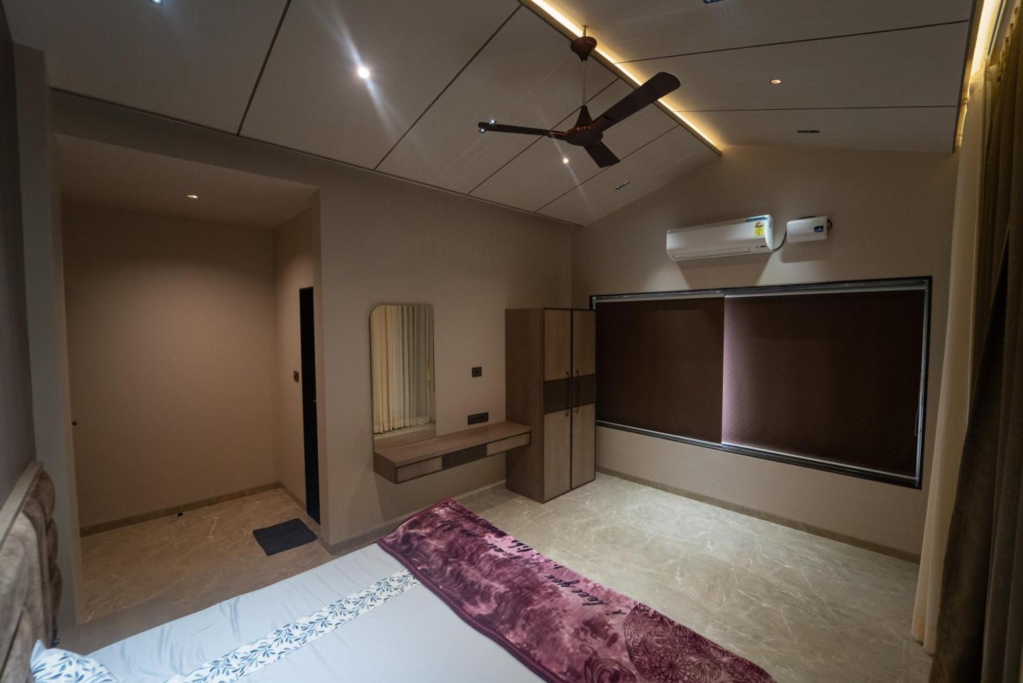 Royal - 6bhk Luxury With Heated Pool And Turf Lonavala