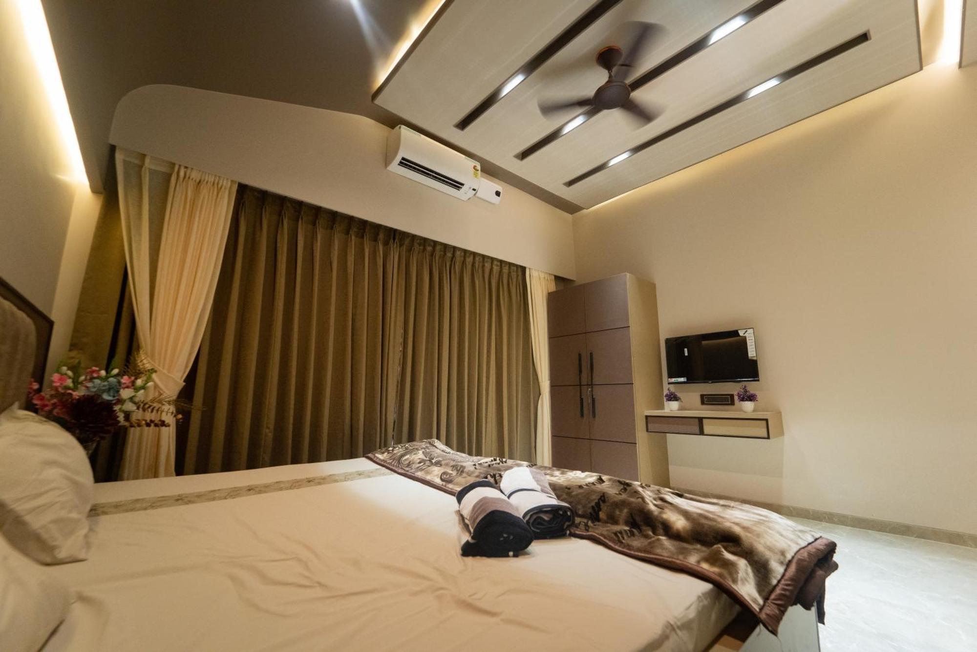 Royal - 6bhk Luxury With Heated Pool And Turf * Lonavala