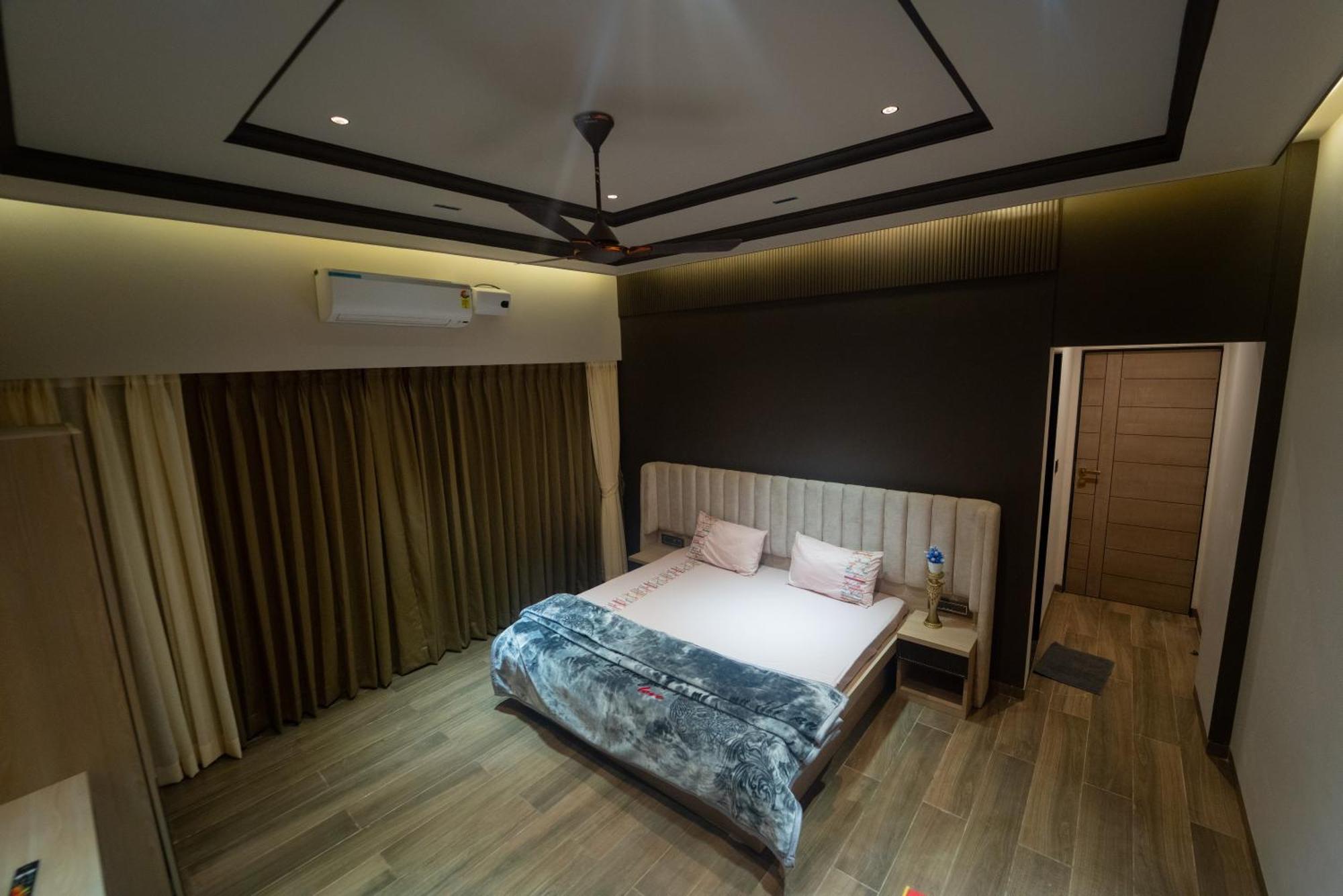 Royal - 6bhk Luxury With Heated Pool And Turf Lonavala