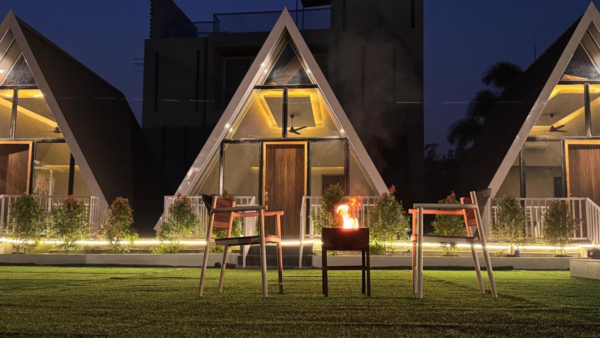 Hotel Swapnasrushti Luxury