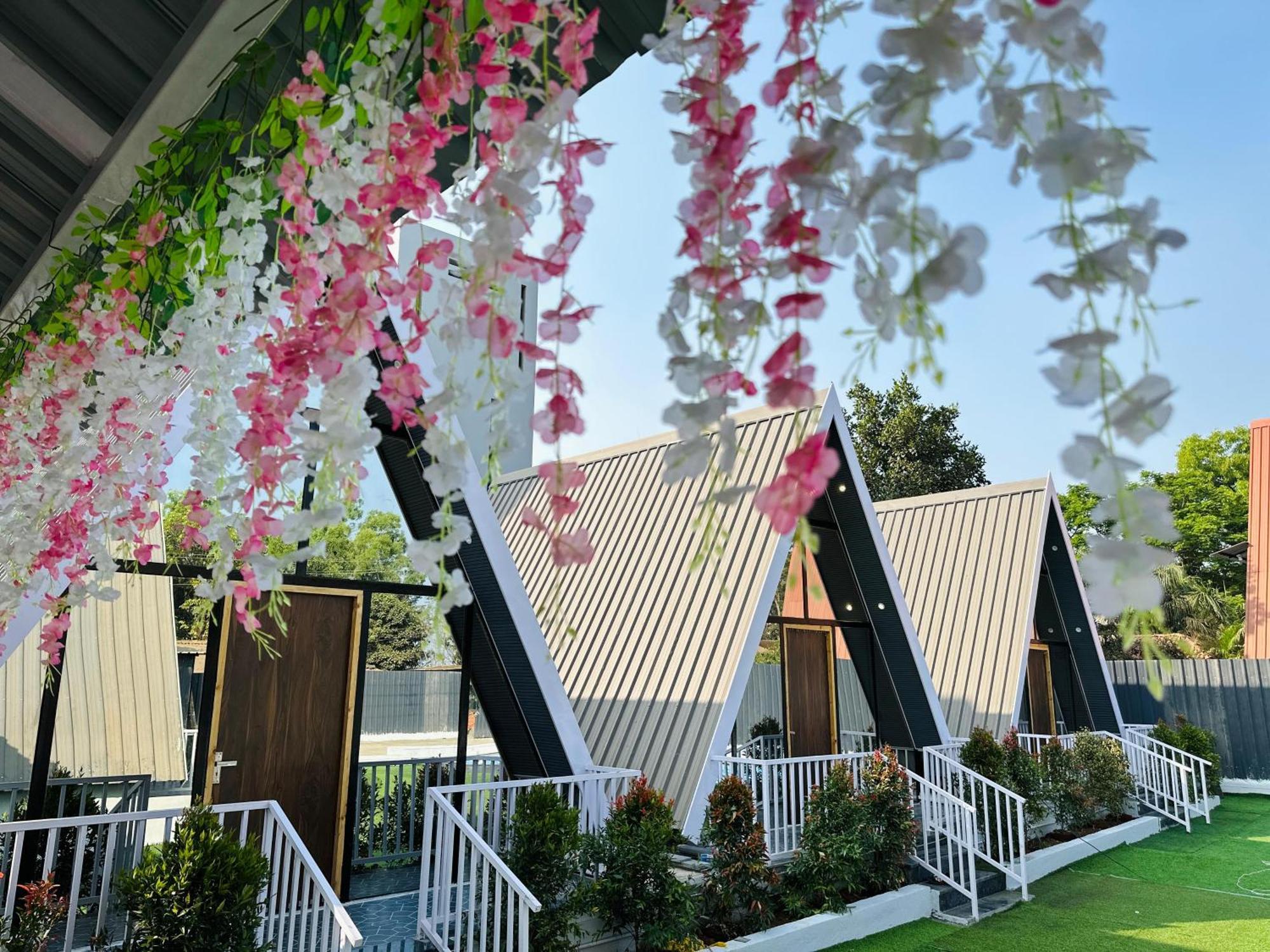 Hotel Swapnasrushti Luxury Lonavala