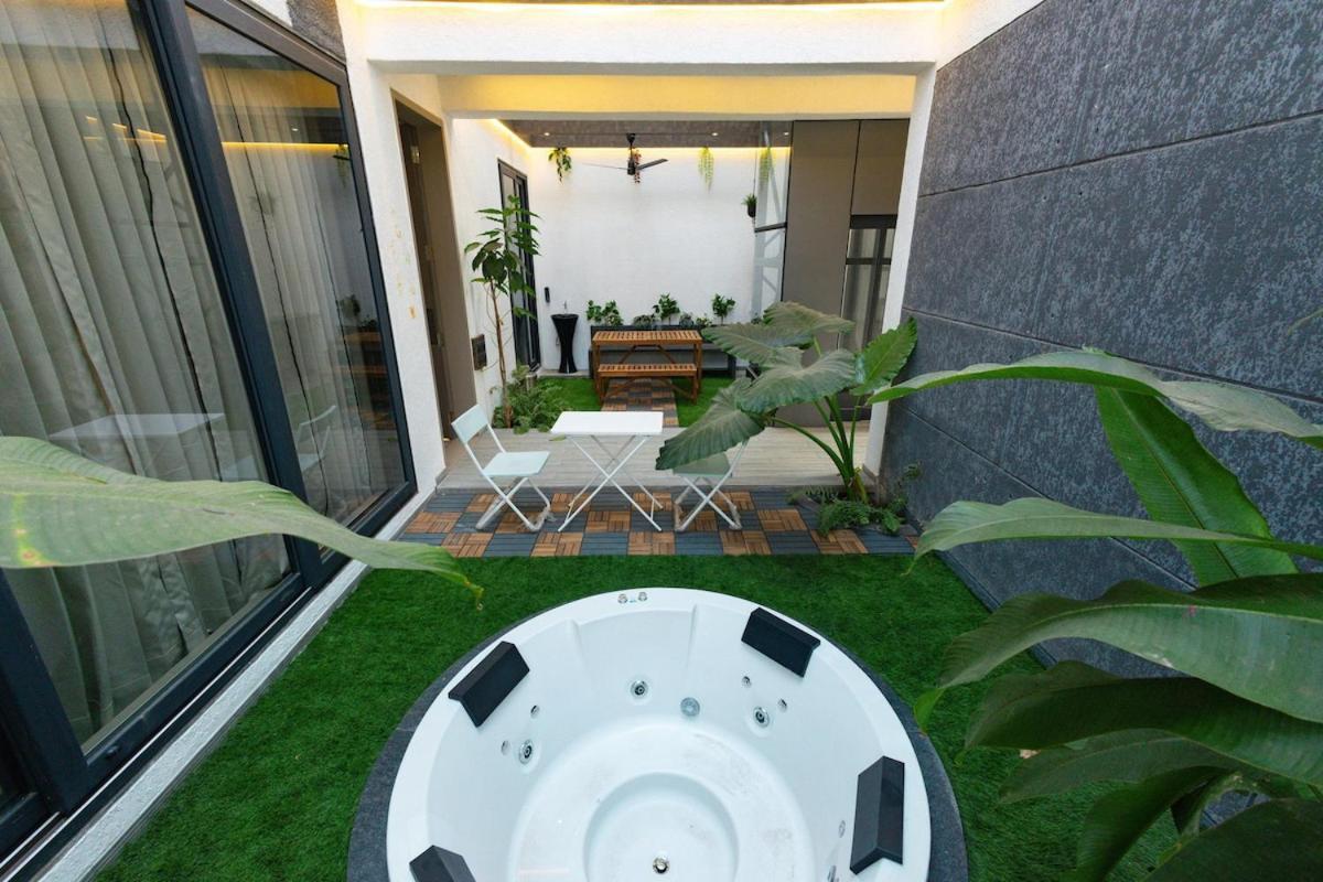 Aviran 5bhk - Jacuzzi House Villa
