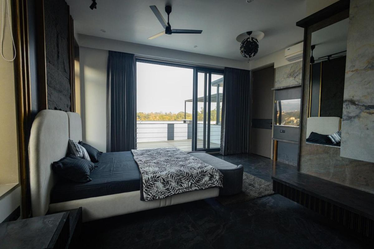 Aviran 5bhk - Jacuzzi House