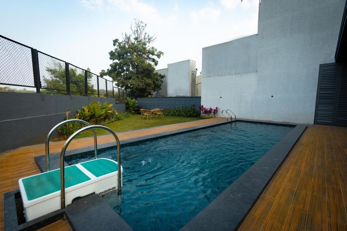 Villa Aviran 5bhk - Jacuzzi House Lonavala