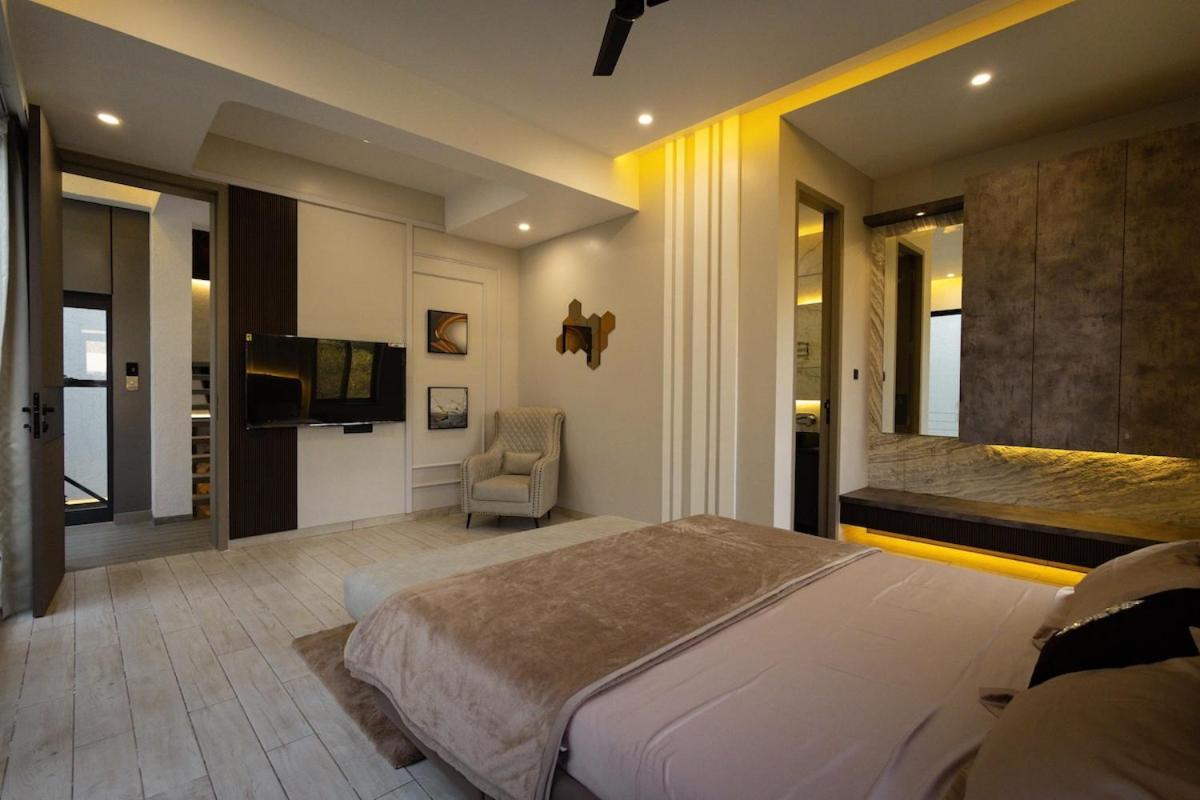 Villa Aviran 5bhk - Jacuzzi House