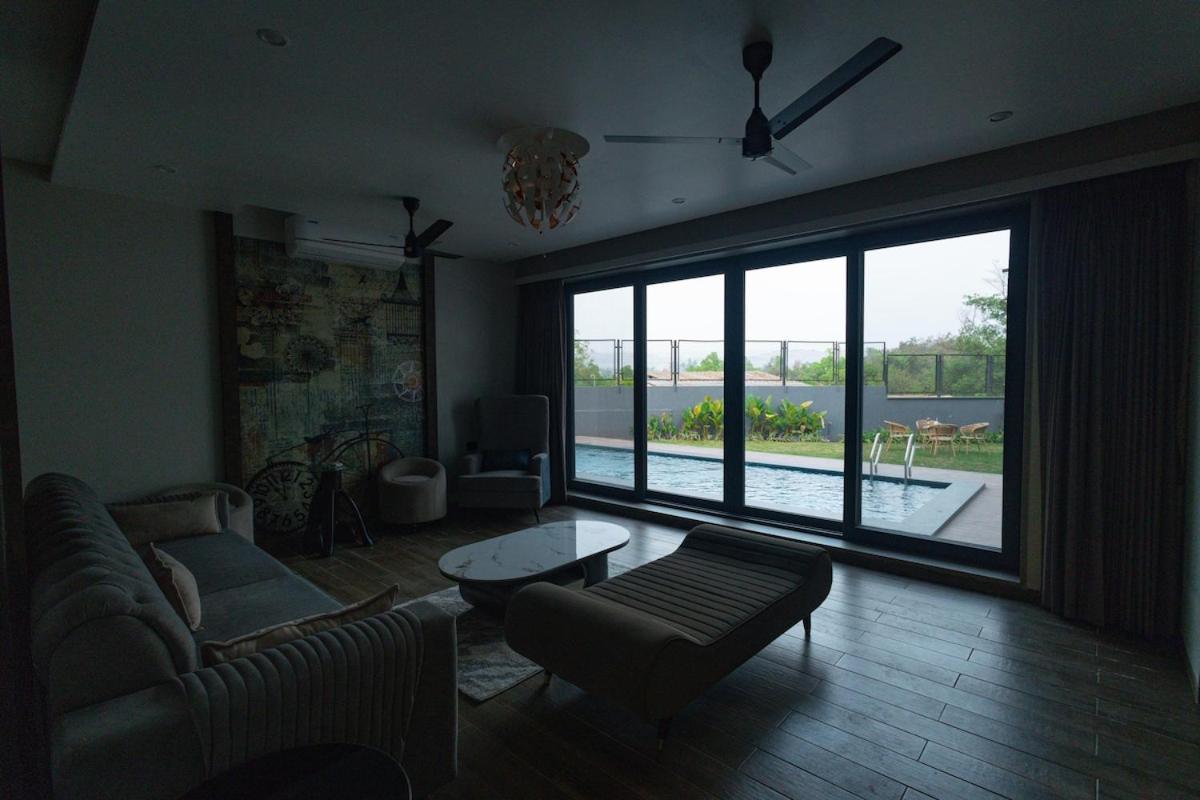 Aviran 5bhk - Jacuzzi House Lonavala