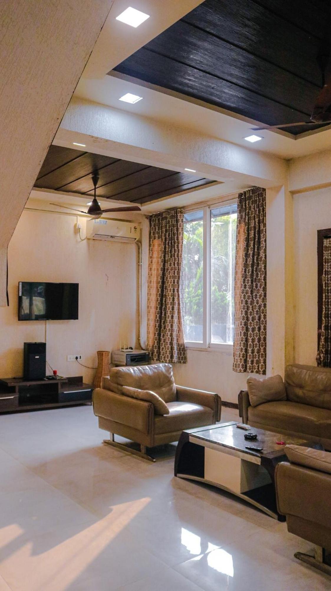 Silverstone Villa *
