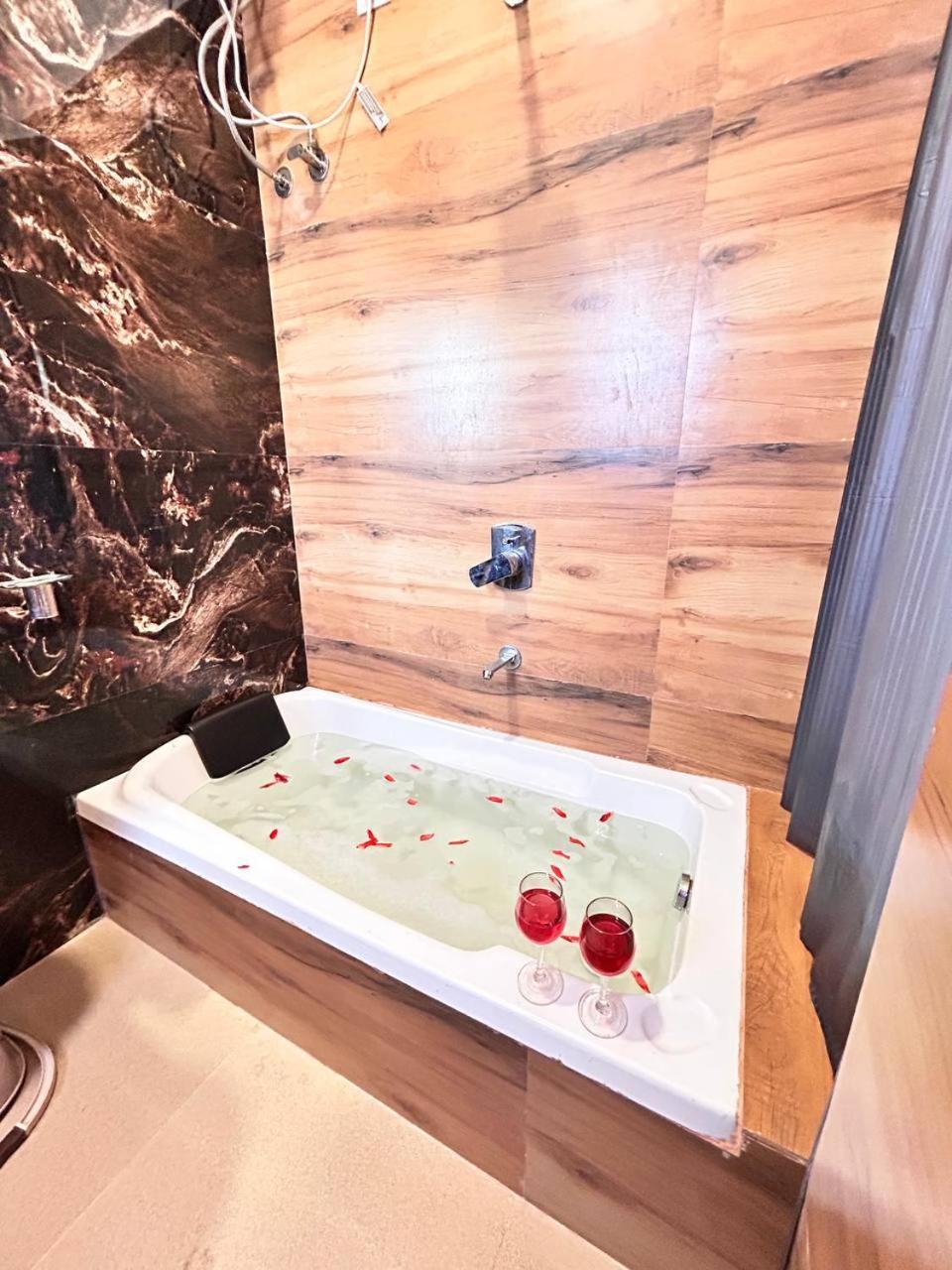Amy Luxury 5bhk With Private Swimming Pool Lonavala