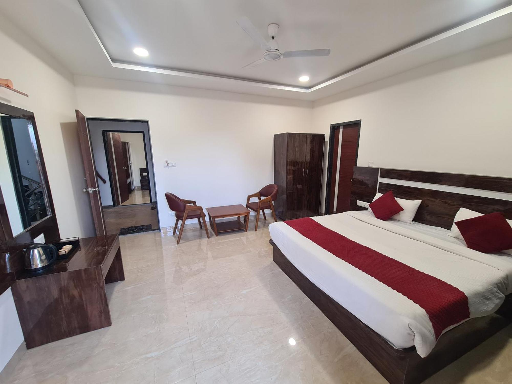Hotel Hill 3*