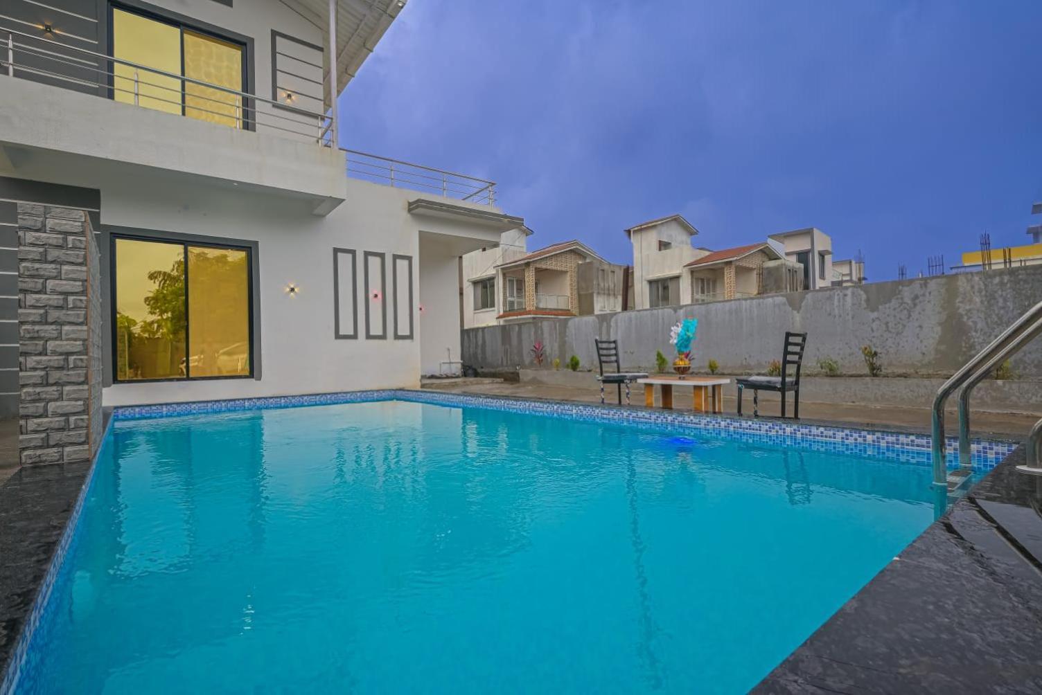 Ll Empyrean Ll Enfield Ll 2bhk Ll Ac Ll Pvt Pool Ll Ll *