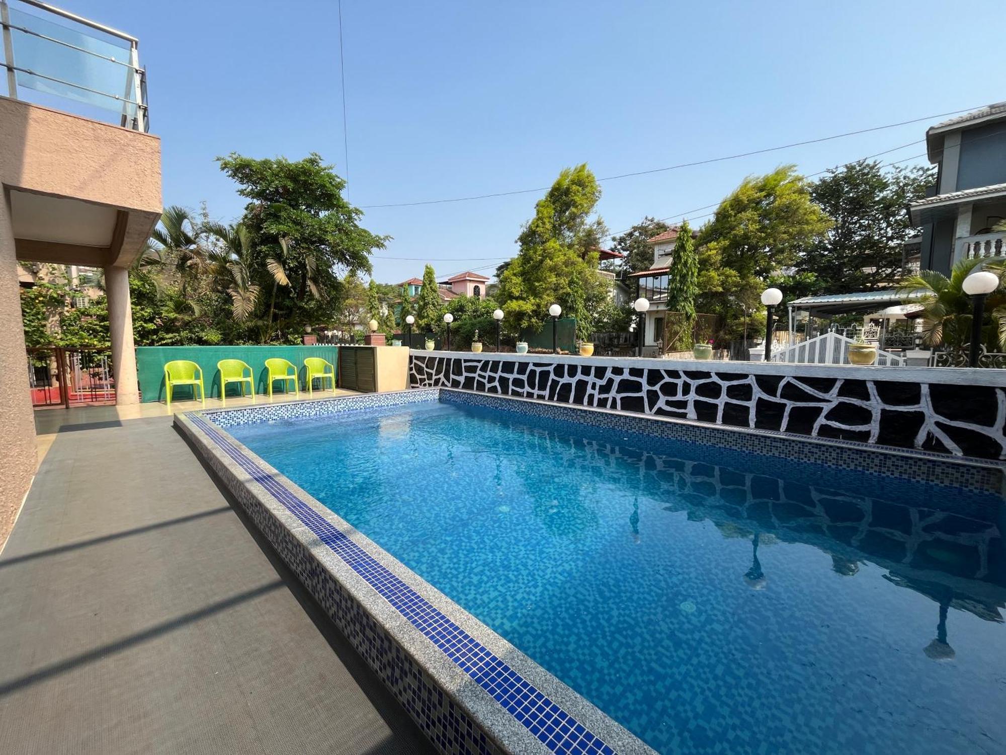 Royal 1 - 2bhk With Pvt Swimming Pool
