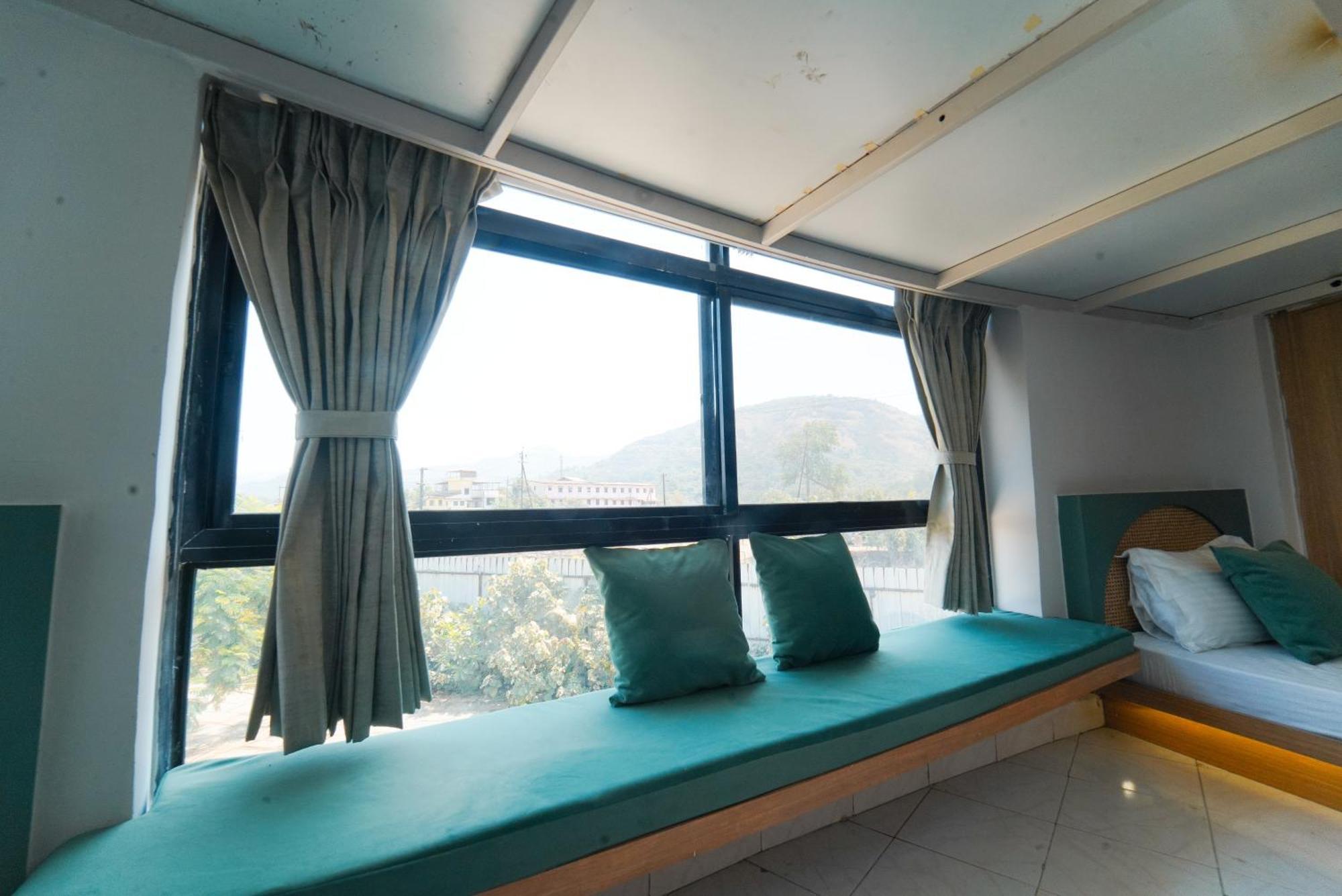 Voyage Zo Hostel Lonavala