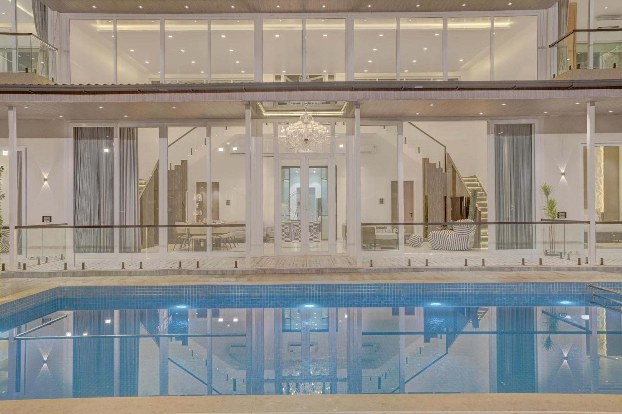 Villa Elivaas Meraki - Luxe 6 Bhk Glass With Private Pool, Balcony, Garden & Gazebo