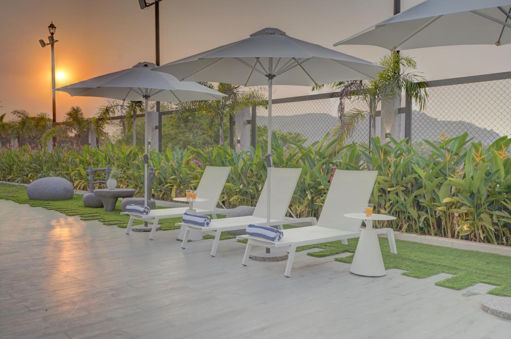 Elivaas Meraki - Luxe 6 Bhk Glass With Private Pool, Balcony, Garden & Gazebo *