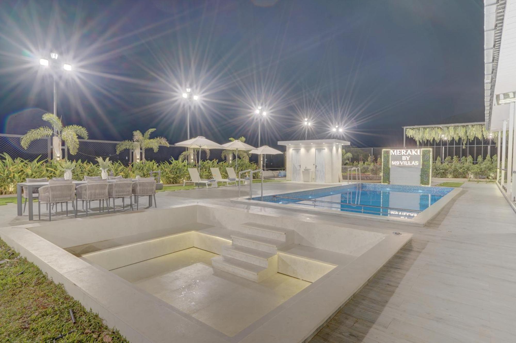 Elivaas Meraki - Luxe 6 Bhk Glass With Private Pool, Balcony, Garden & Gazebo Villa