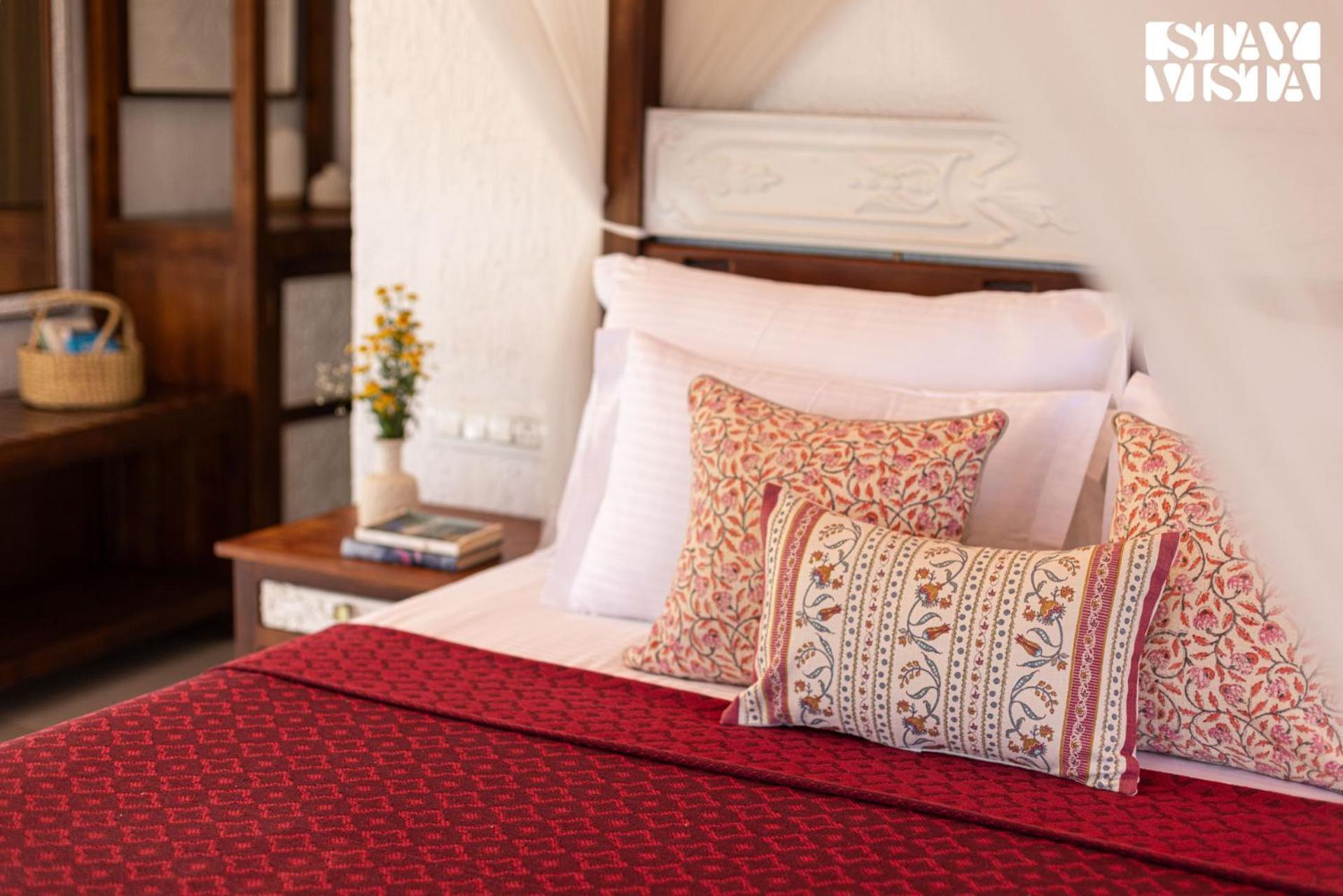 Stayvista At Vaana - Glamping Tents, Jacuzzi, Pool Lonavala