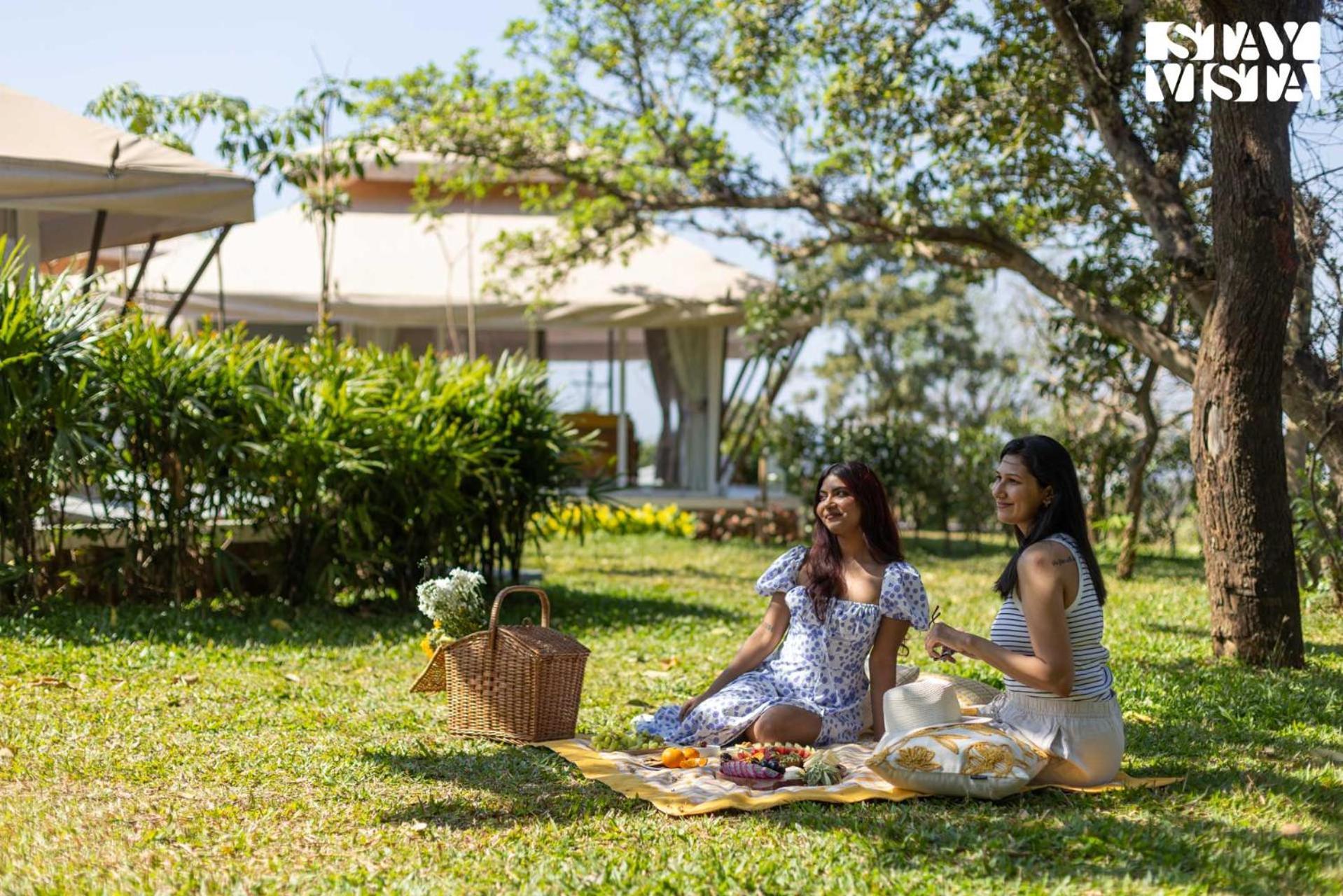 Stayvista At Vaana - Glamping Tents, Jacuzzi, Pool Villa *