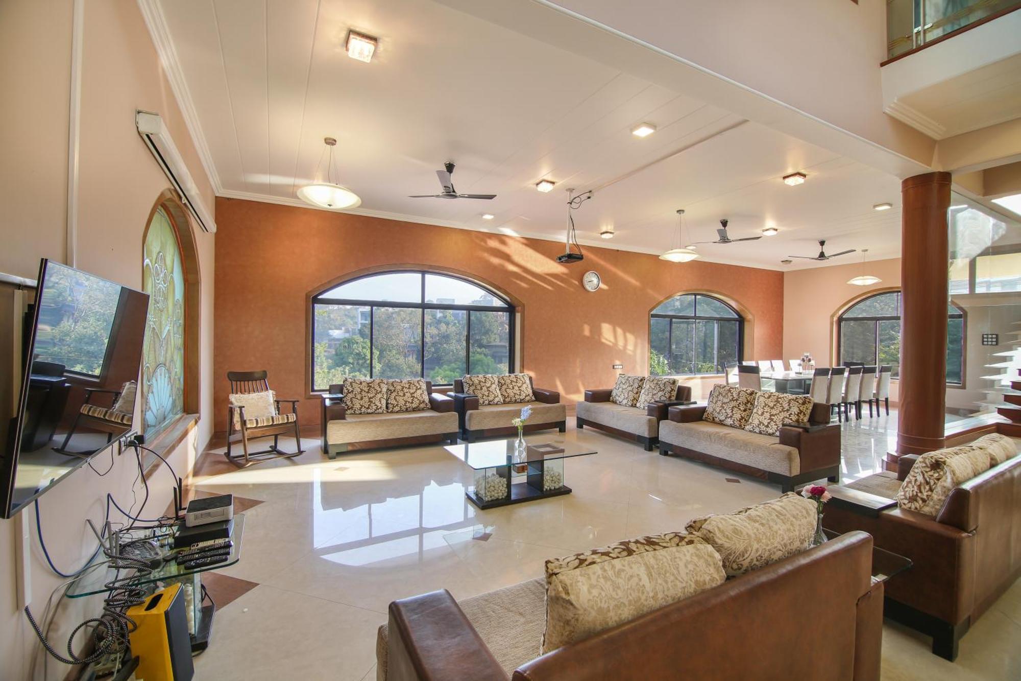 Villa Akbar Spacious 4bhk Grand Pool At Tranqvillas Lonavala