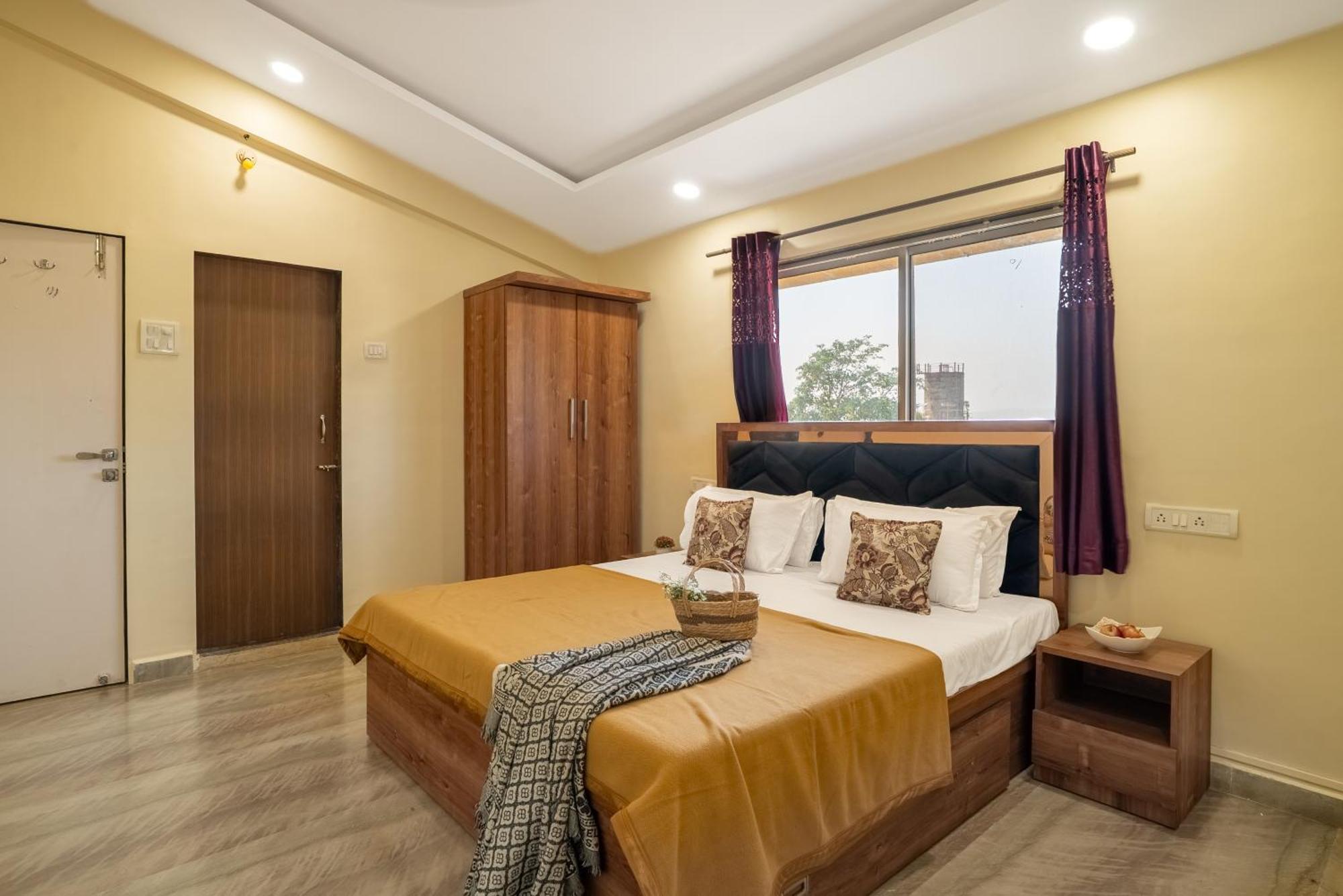 Villa Newly Renovated-farm -6bhk With Pool & Turf