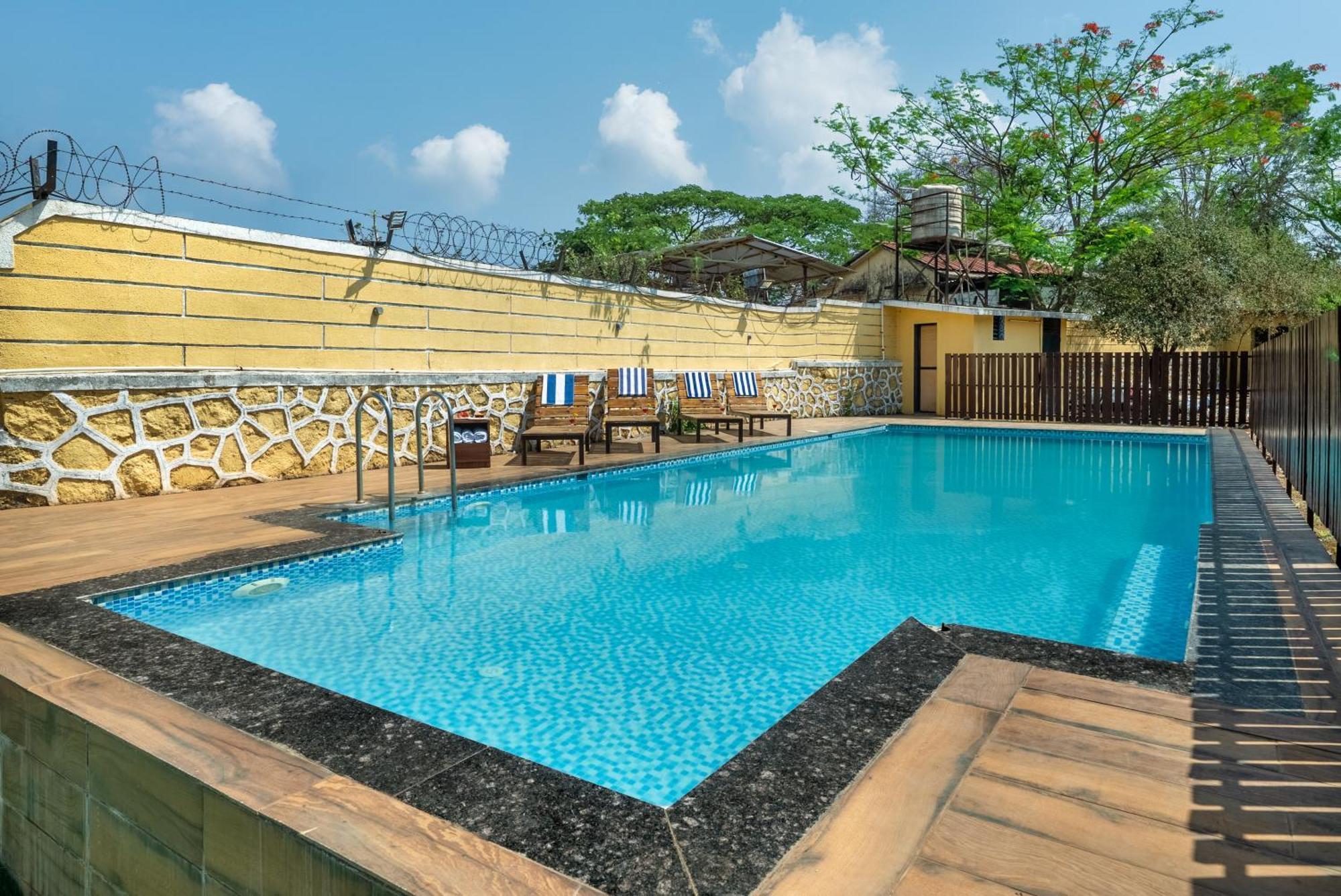 Villa Newly Renovated-farm -6bhk With Pool & Turf *