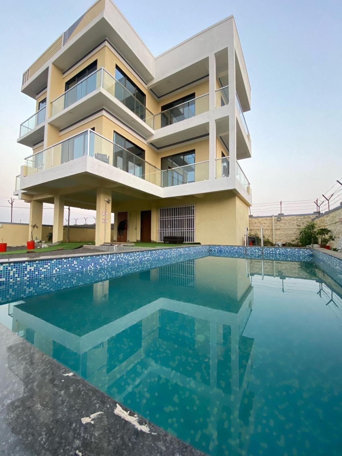 Villa Mountain Gaze - The Dream Ll 4 Ac Ll Big Pvt Pool Ll Hill View