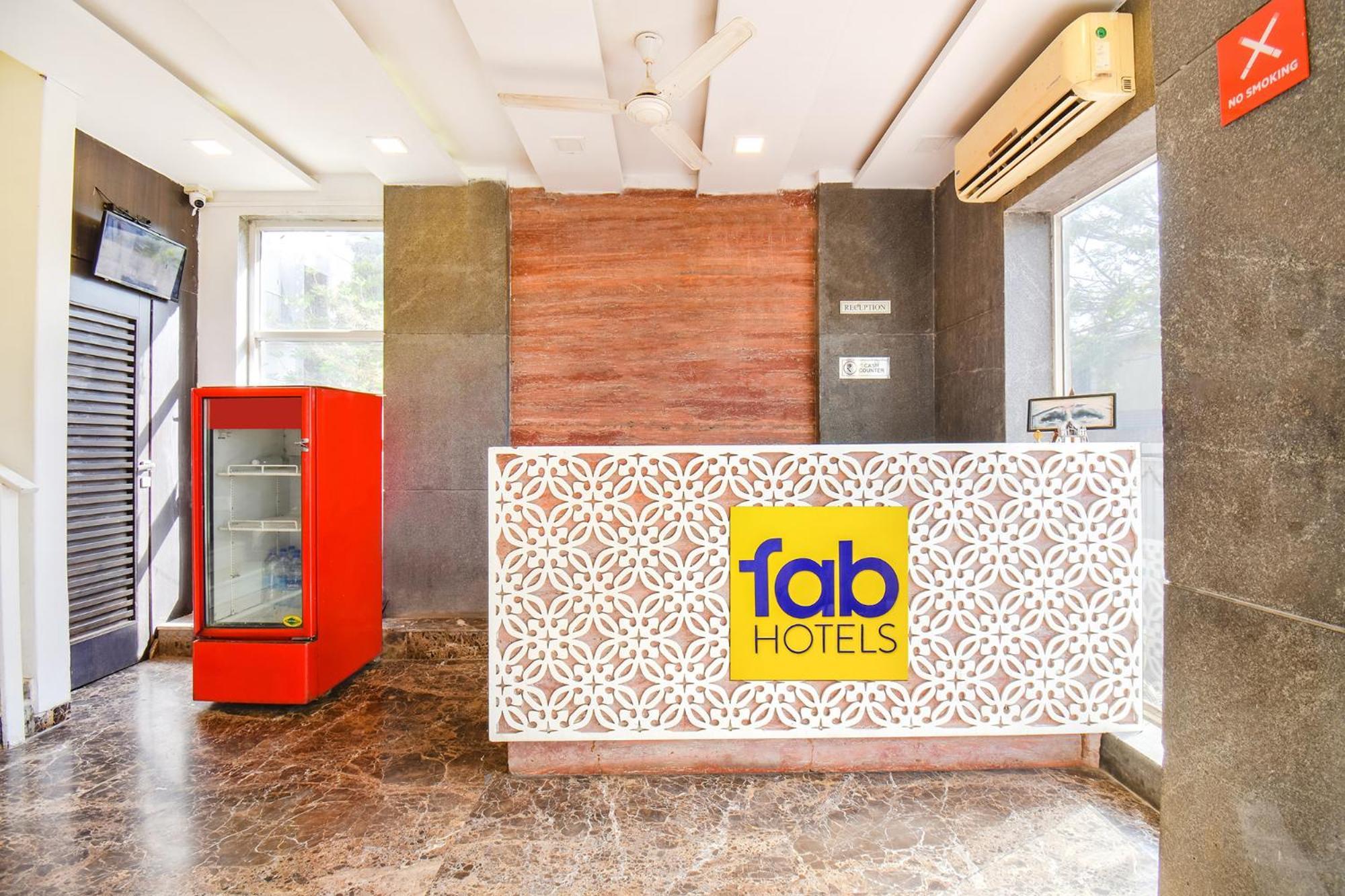 Hotel Fabhotel Shree Sai Residency