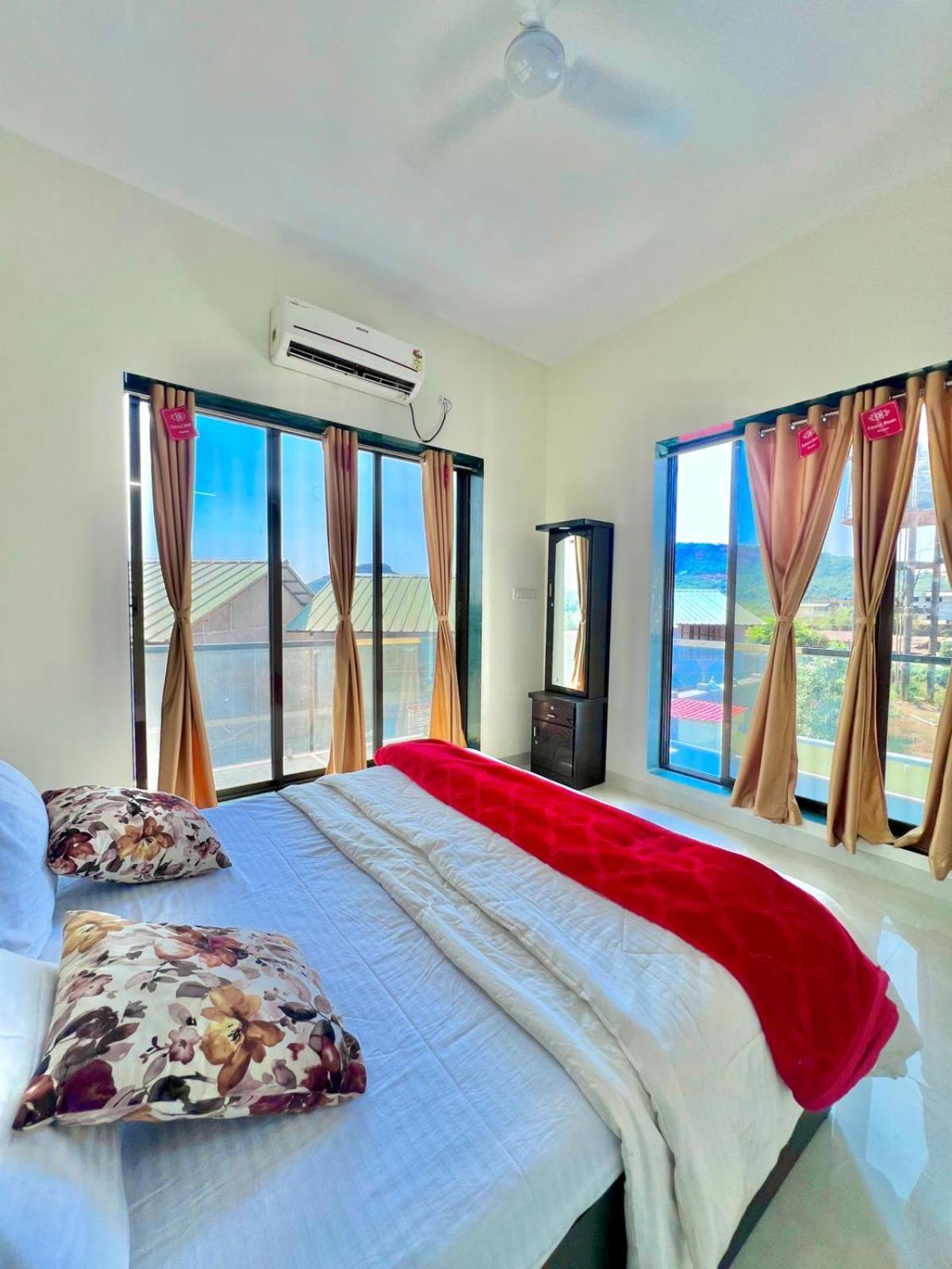Villa Mountain Gaze - The Dream Ll 4 Ac Ll Big Pvt Pool Ll Hill View *