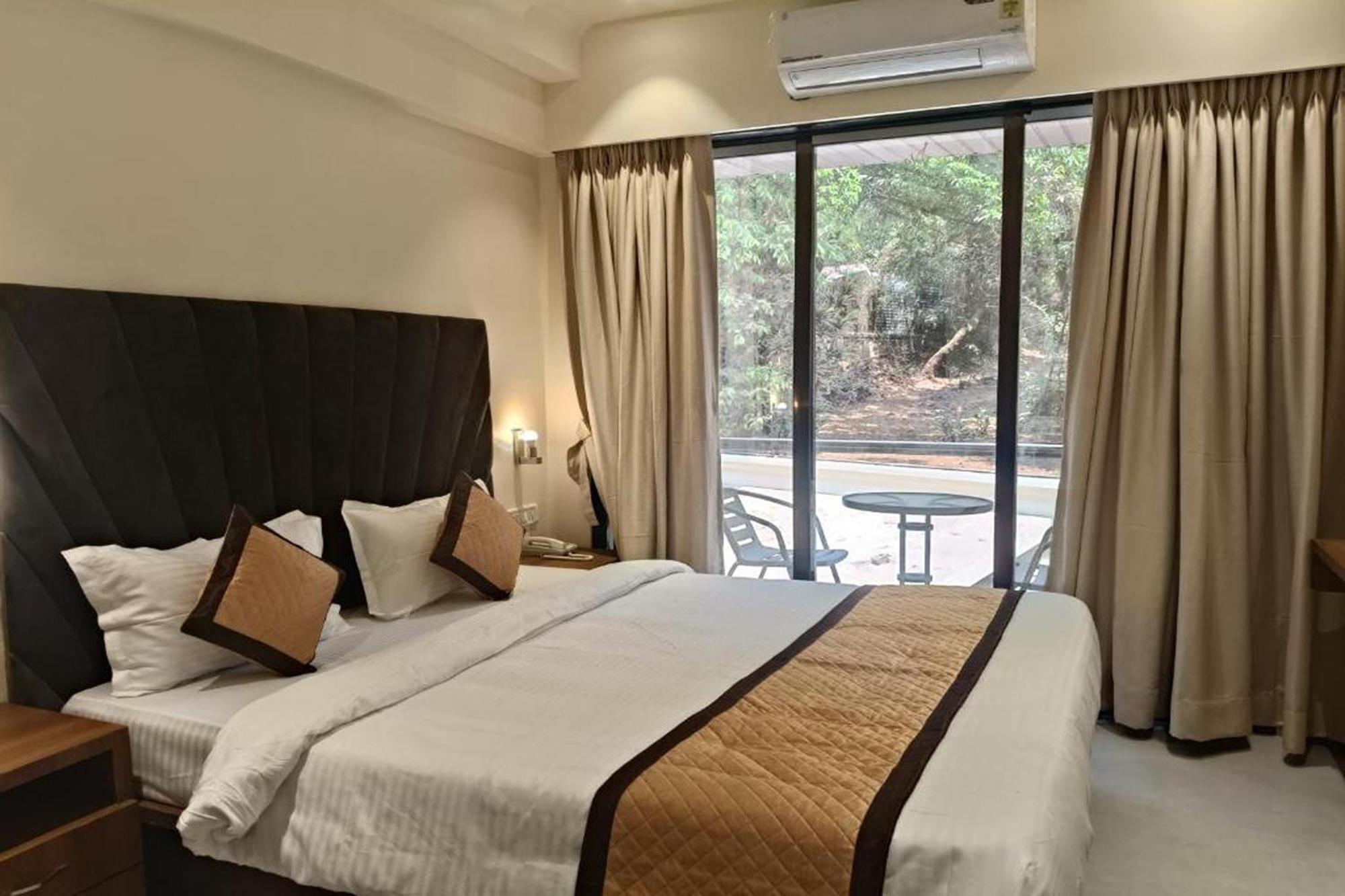 Hotel Vantage Point & Lonavala