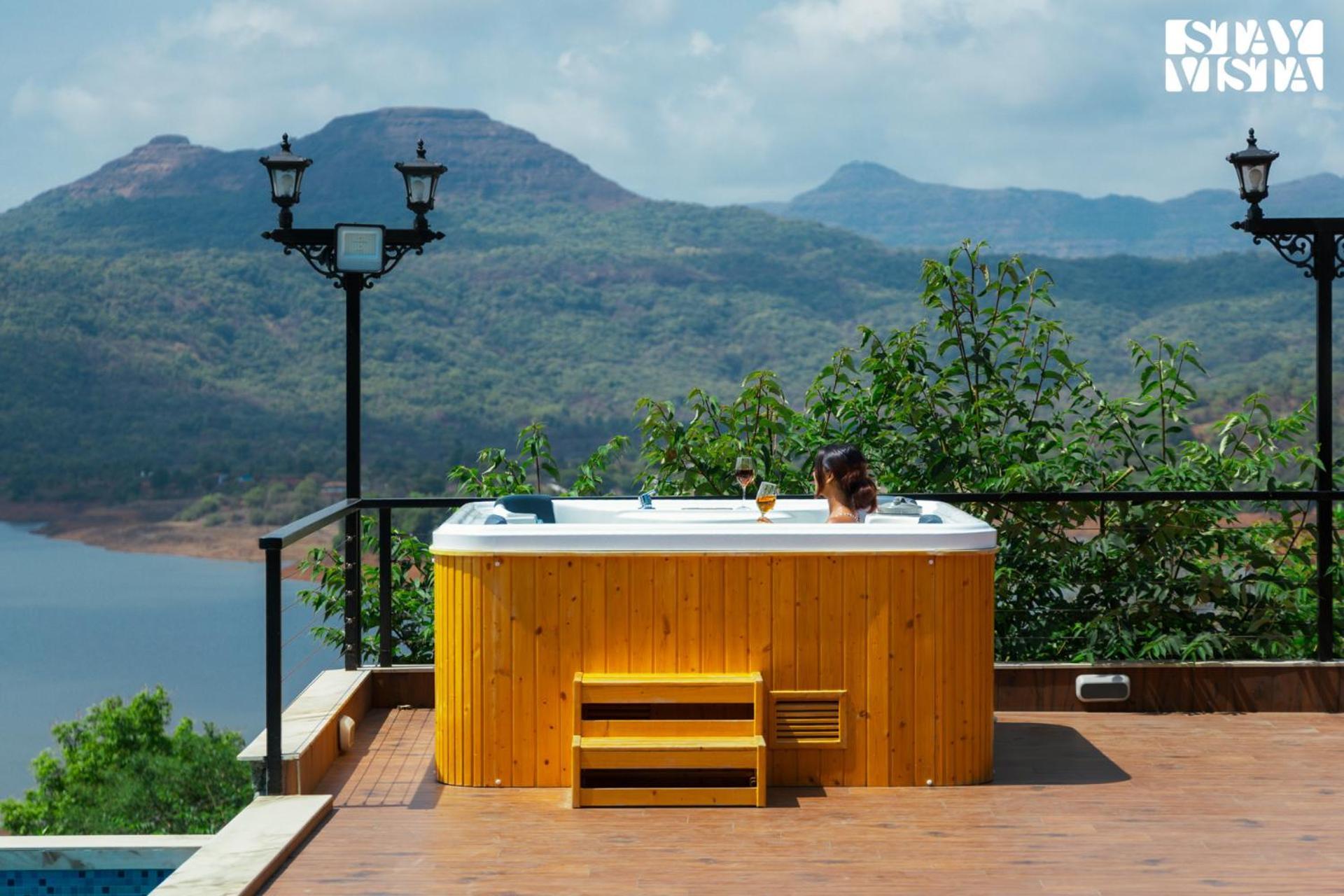 Villa Stayvista At La Belleza With Infinity Pool & View Alfresco Dining