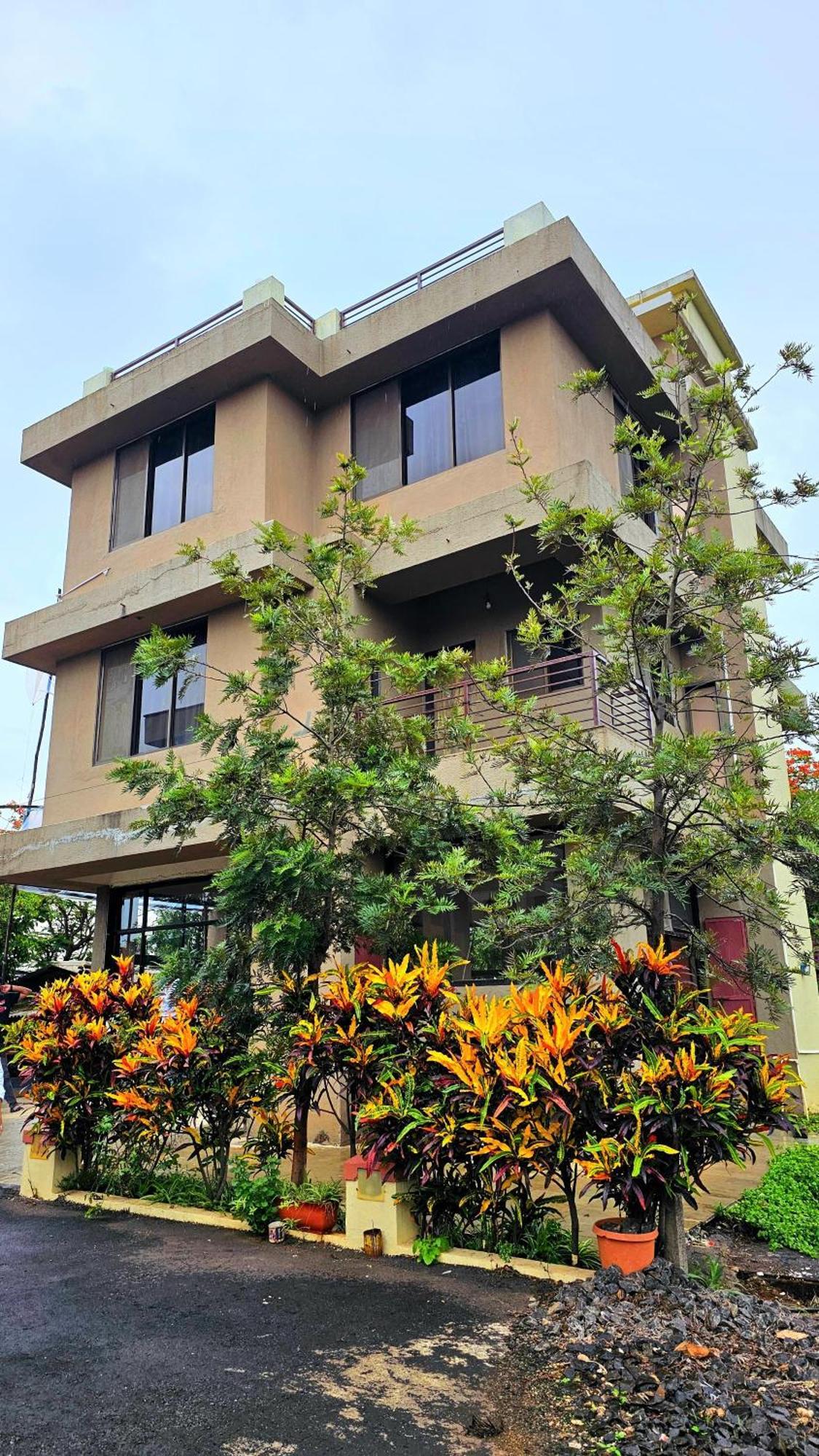 Elephant House Luxury With Infinity Pool - Colossal Garden - Panoramic View Villa Lonavala
