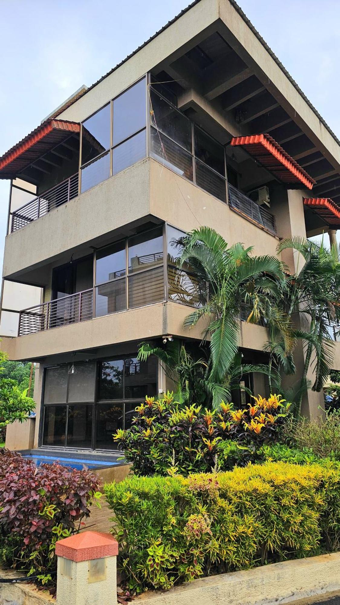 Villa Elephant House Luxury With Infinity Pool - Colossal Garden - Panoramic View Lonavala