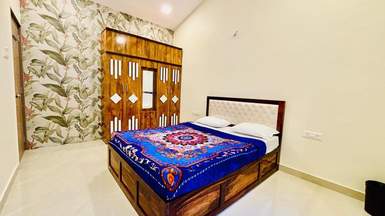 Moonland 3 Bhk *