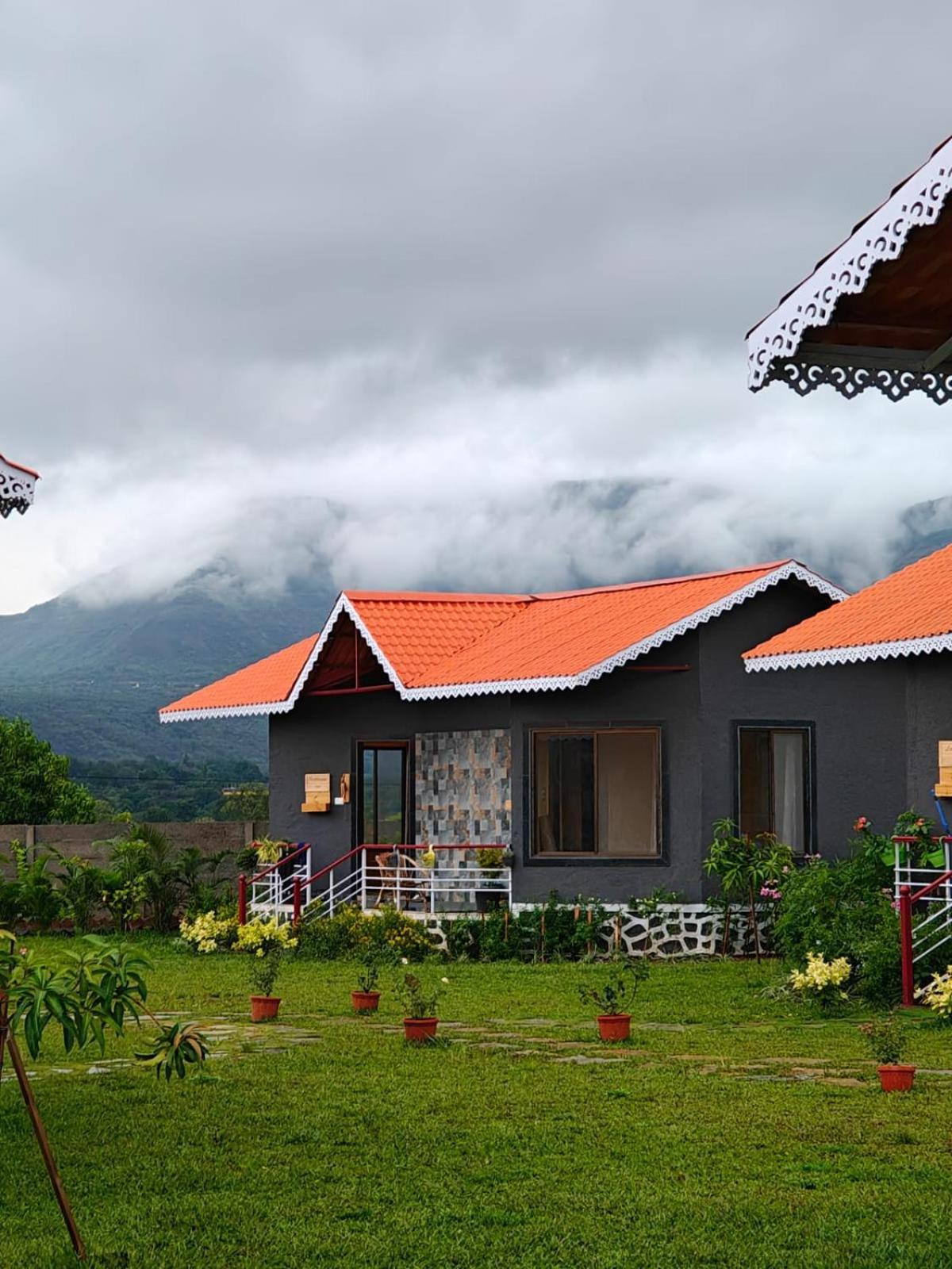 Resort Varuwoods - Luxury Boutique Resort, Trekking & Water Sports Lonavala