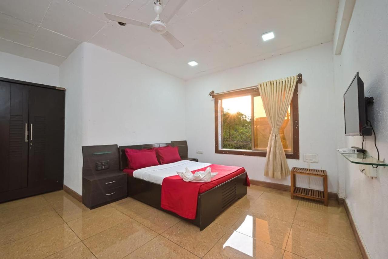 Shreyas Mansion - Big 4 Bhk Ll Swimmimg Pool Ll Mountain View Ll Big Garden Villa Lonavala