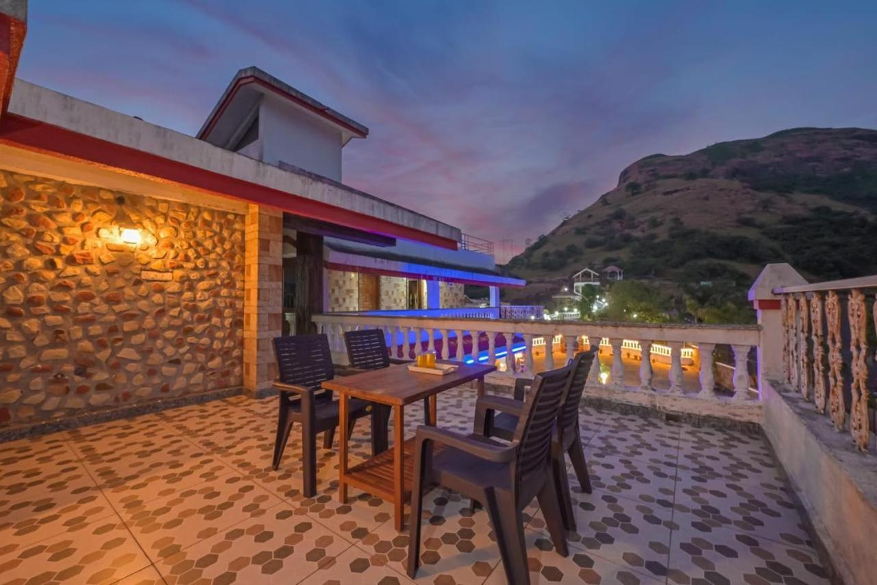 Shreyas Mansion - Big 4 Bhk Ll Swimmimg Pool Ll Mountain View Ll Big Garden * Lonavala