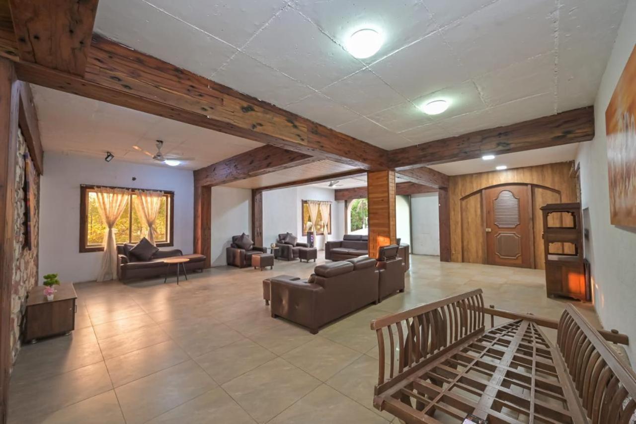 Shreyas Mansion - Big 4 Bhk Ll Swimmimg Pool Ll Mountain View Ll Big Garden * Lonavala